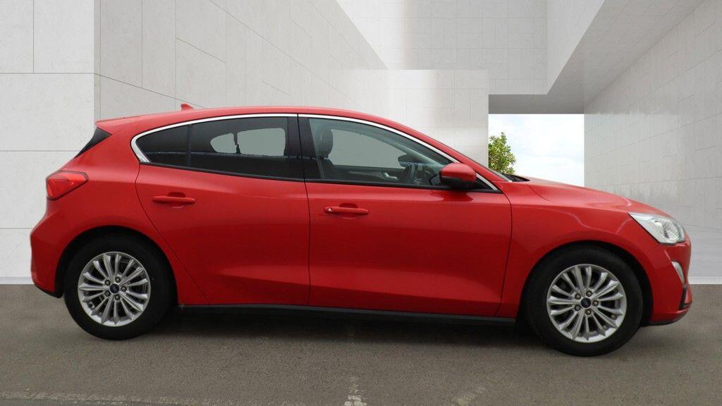 Ford Focus view 9