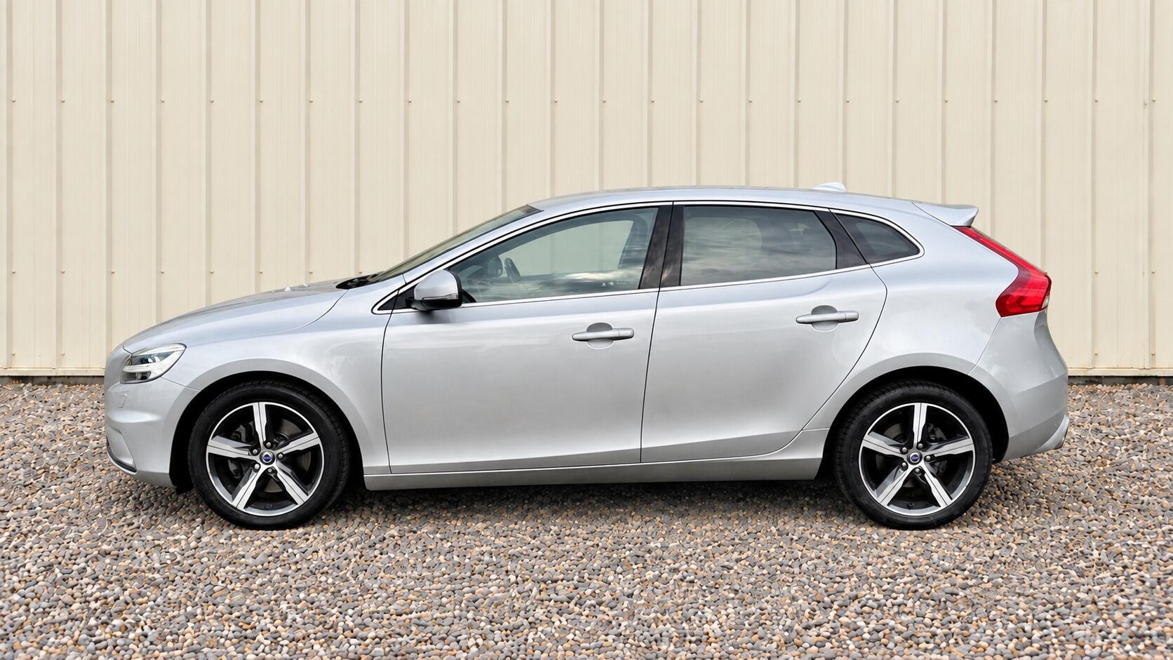 Volvo V40 view 5