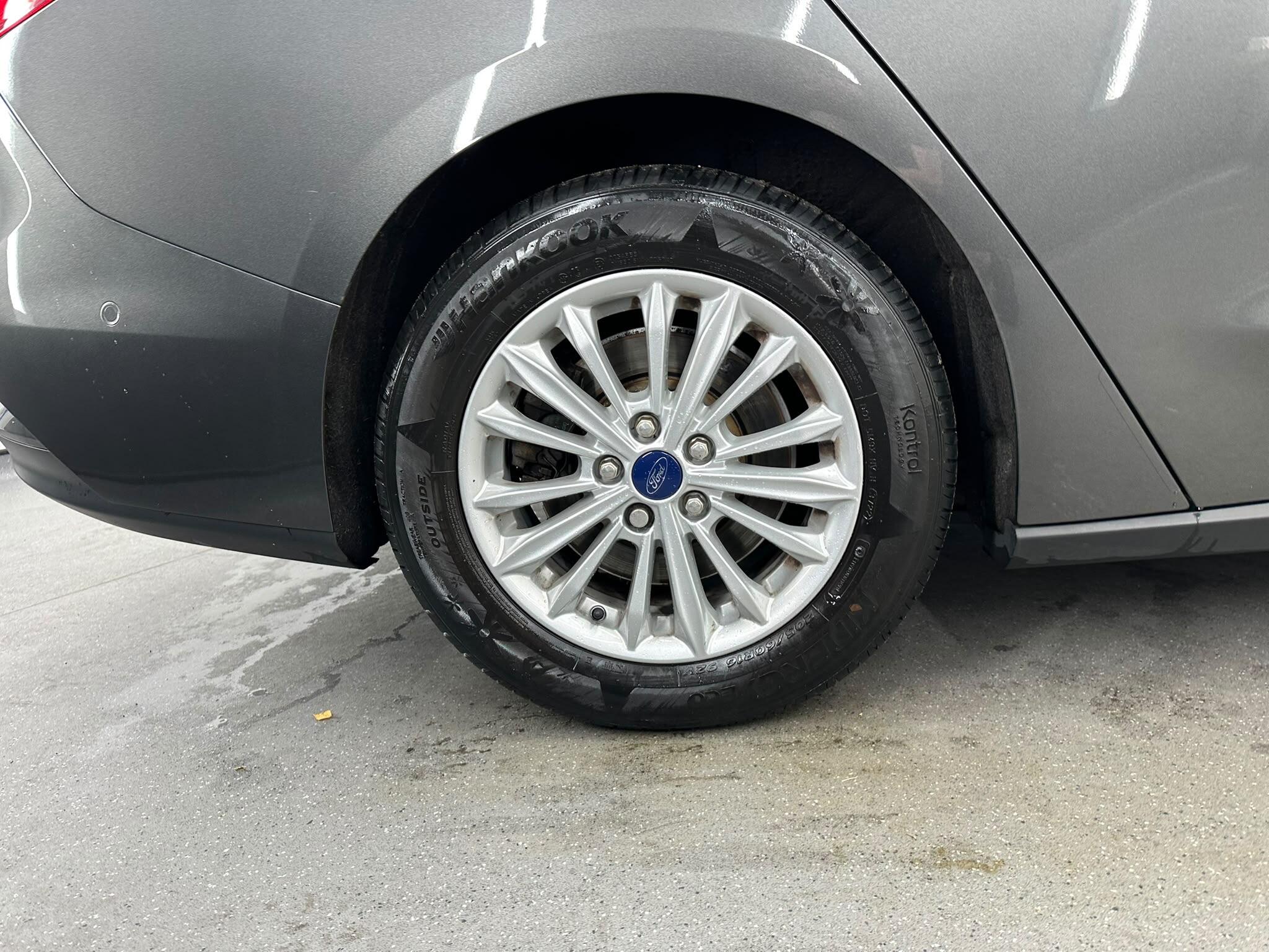 Ford Focus view 18