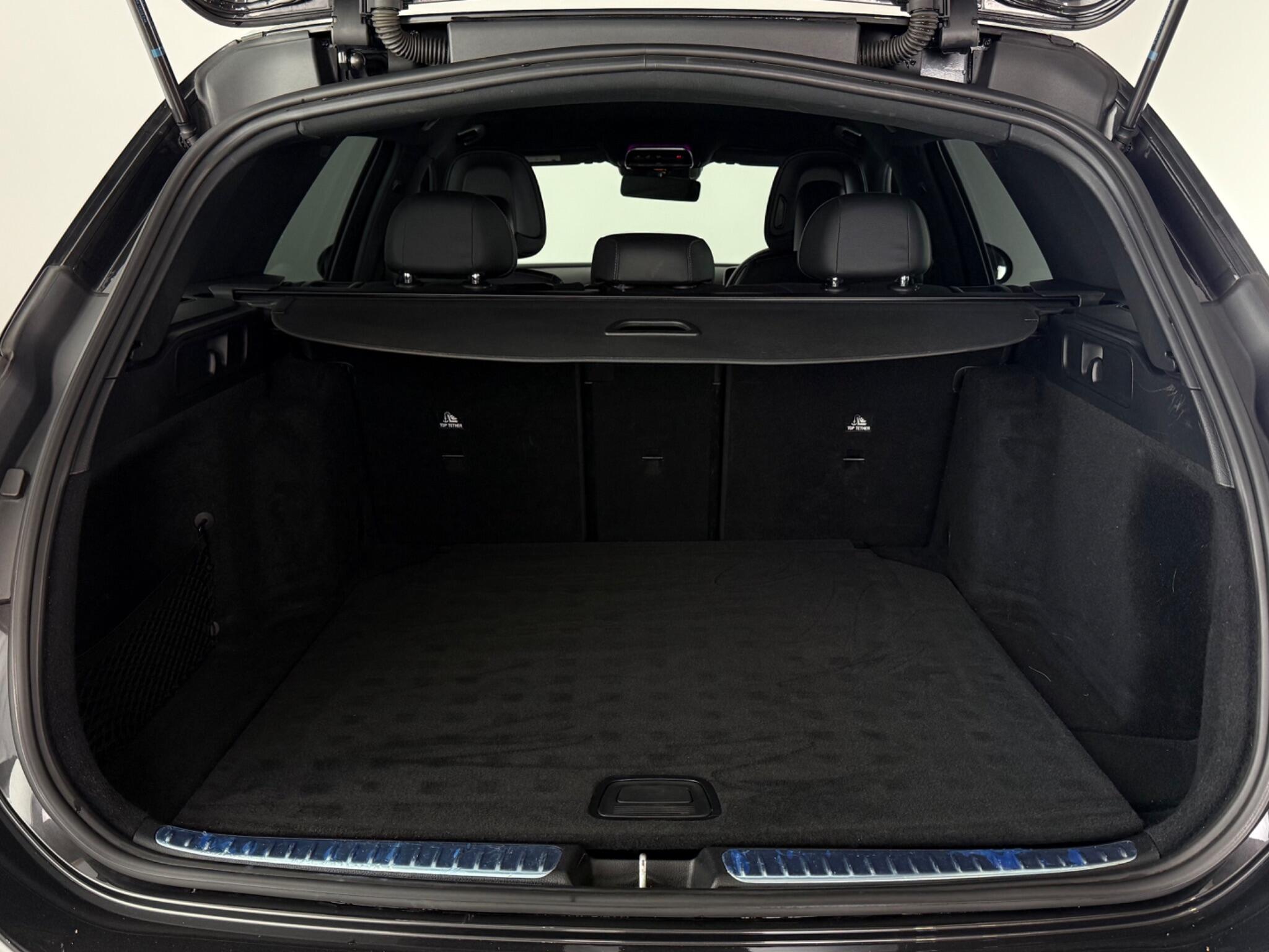 Mercedes-Benz C-Class view 10