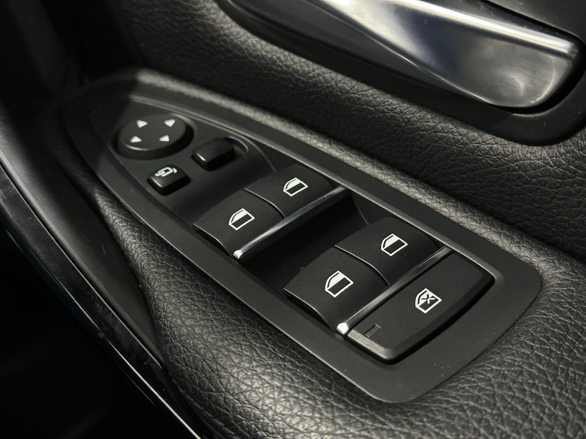 BMW 3 Series view 19