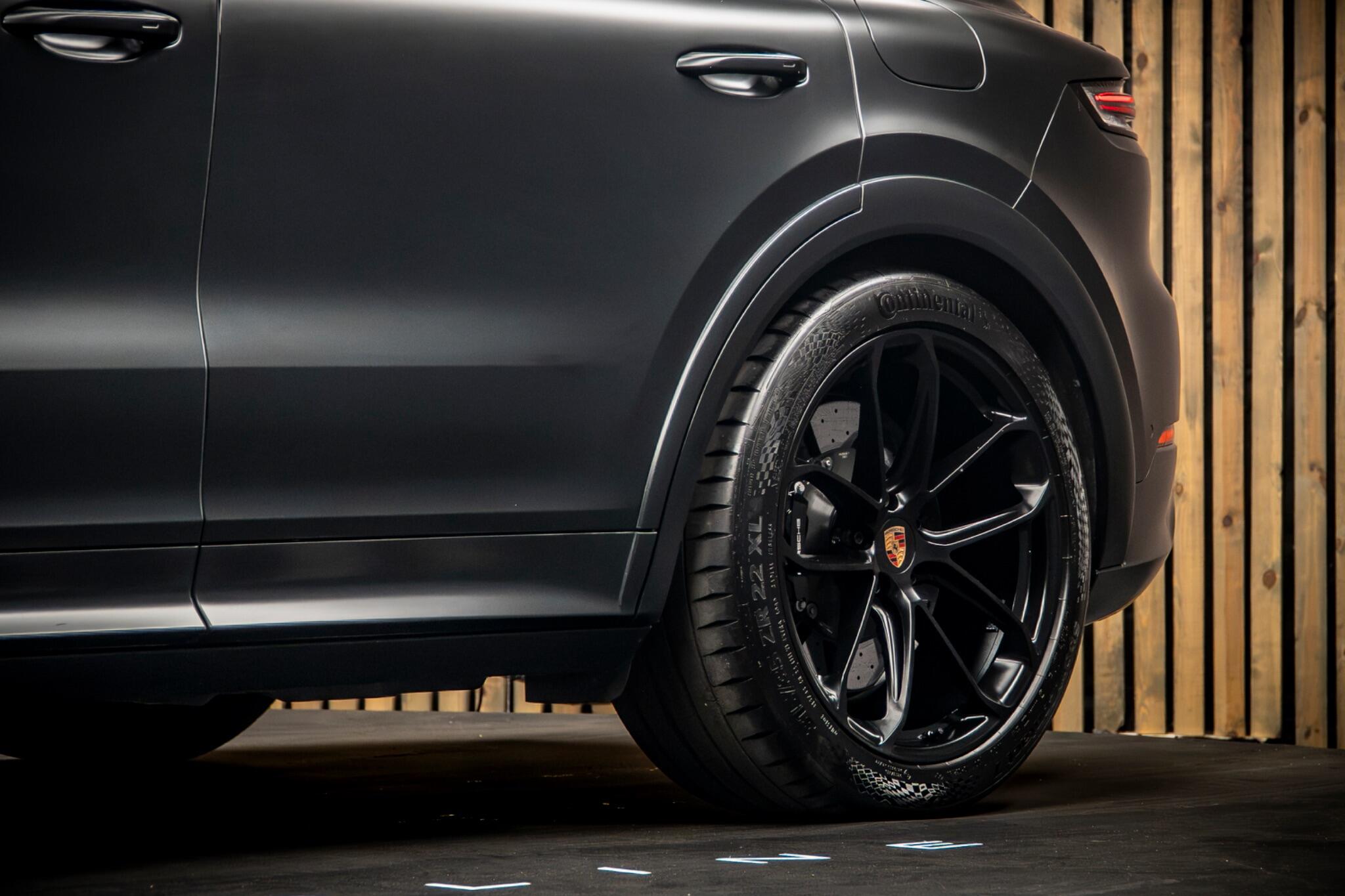 Porsche Cayenne view 16
