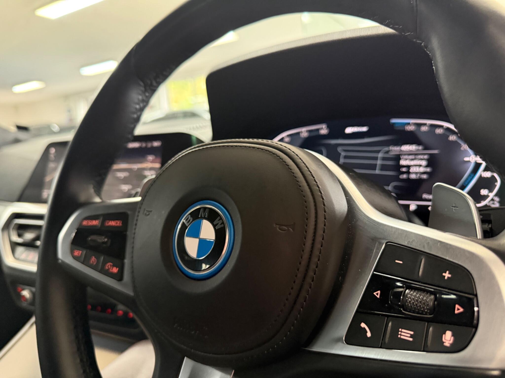 BMW 3 Series view 20