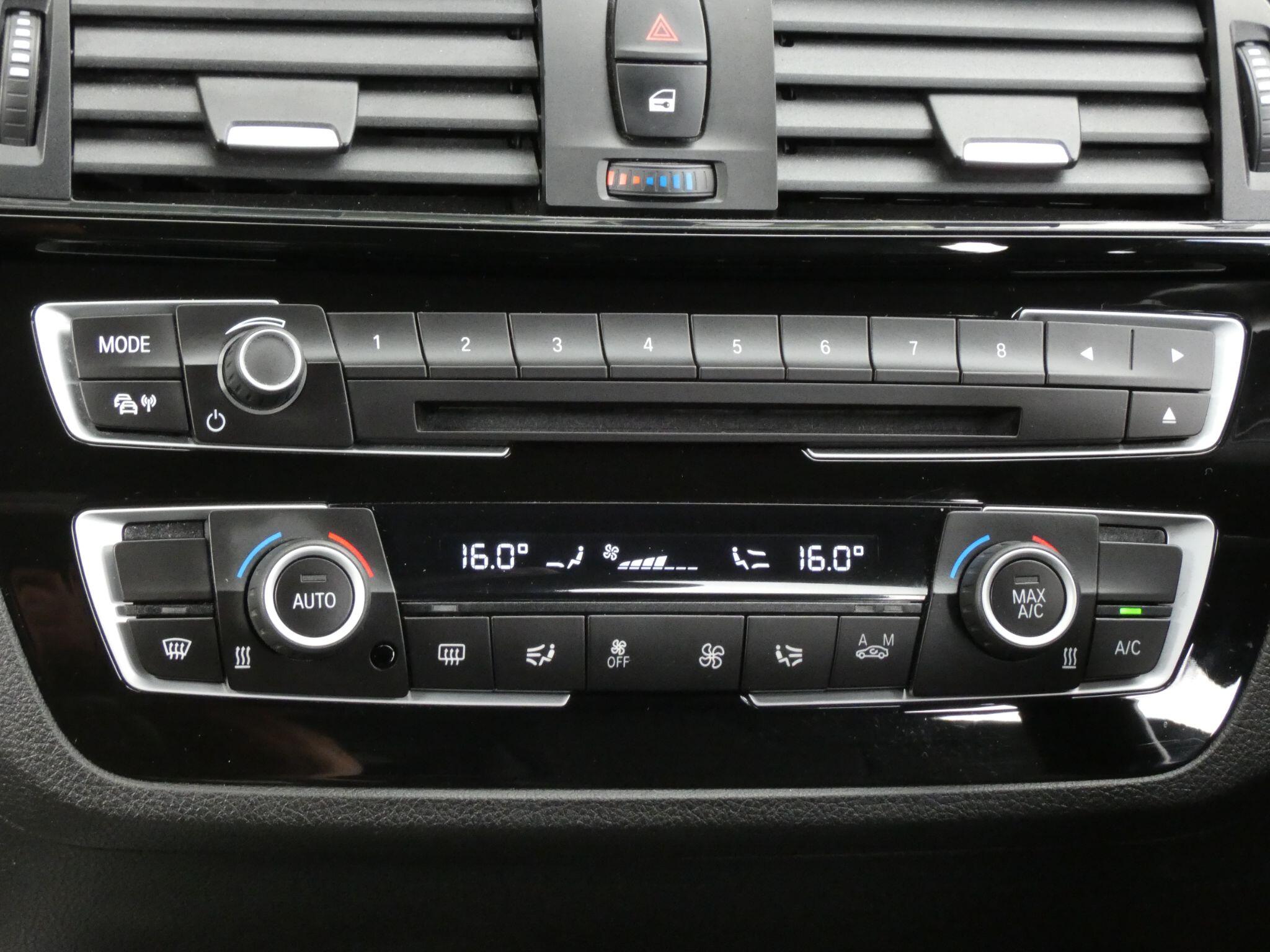 BMW 1 Series view 27
