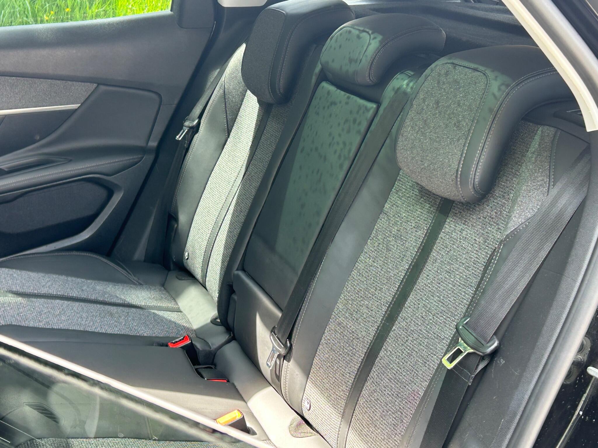 Peugeot 3008 view 17