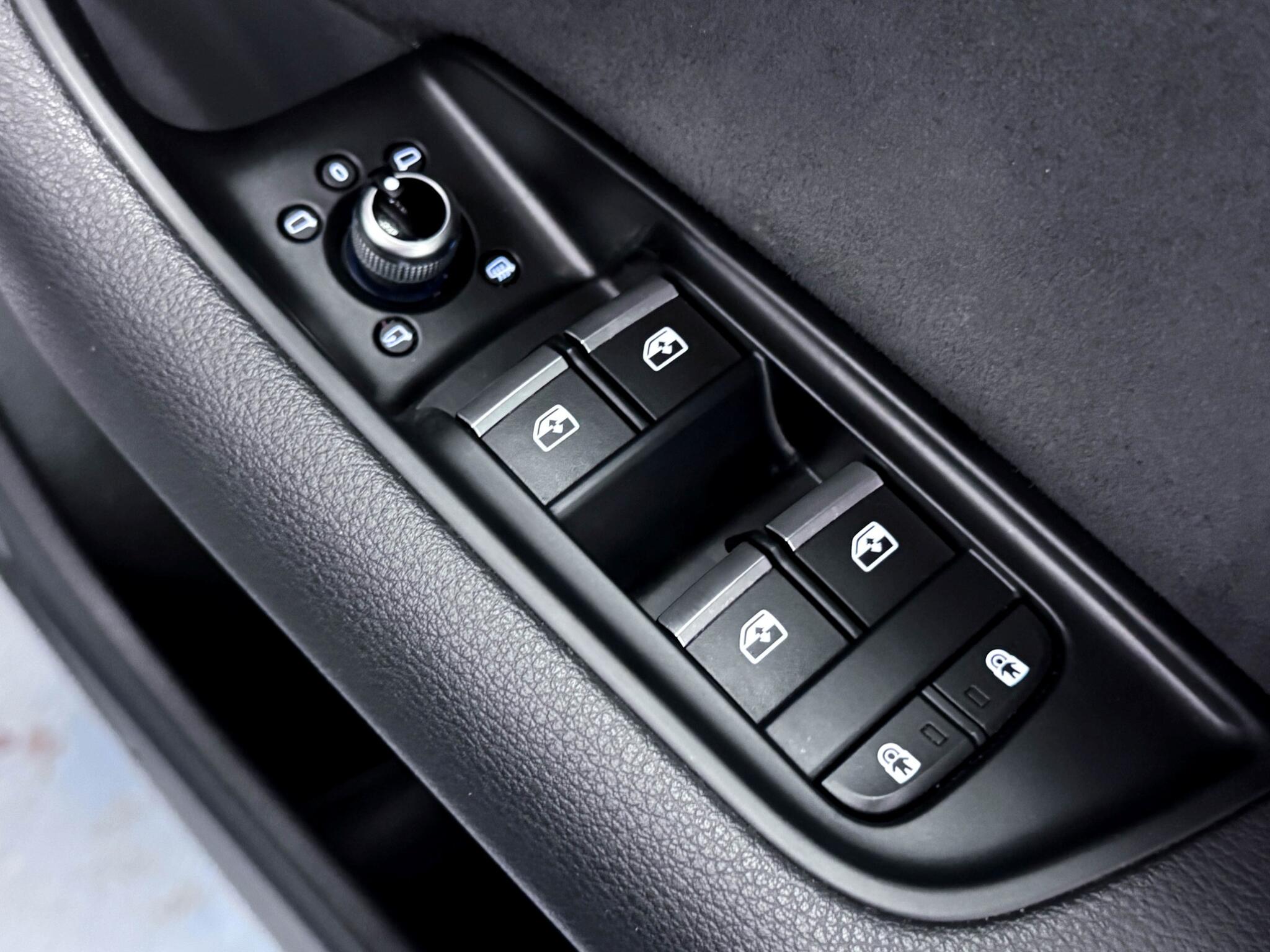 Audi Q7 view 26