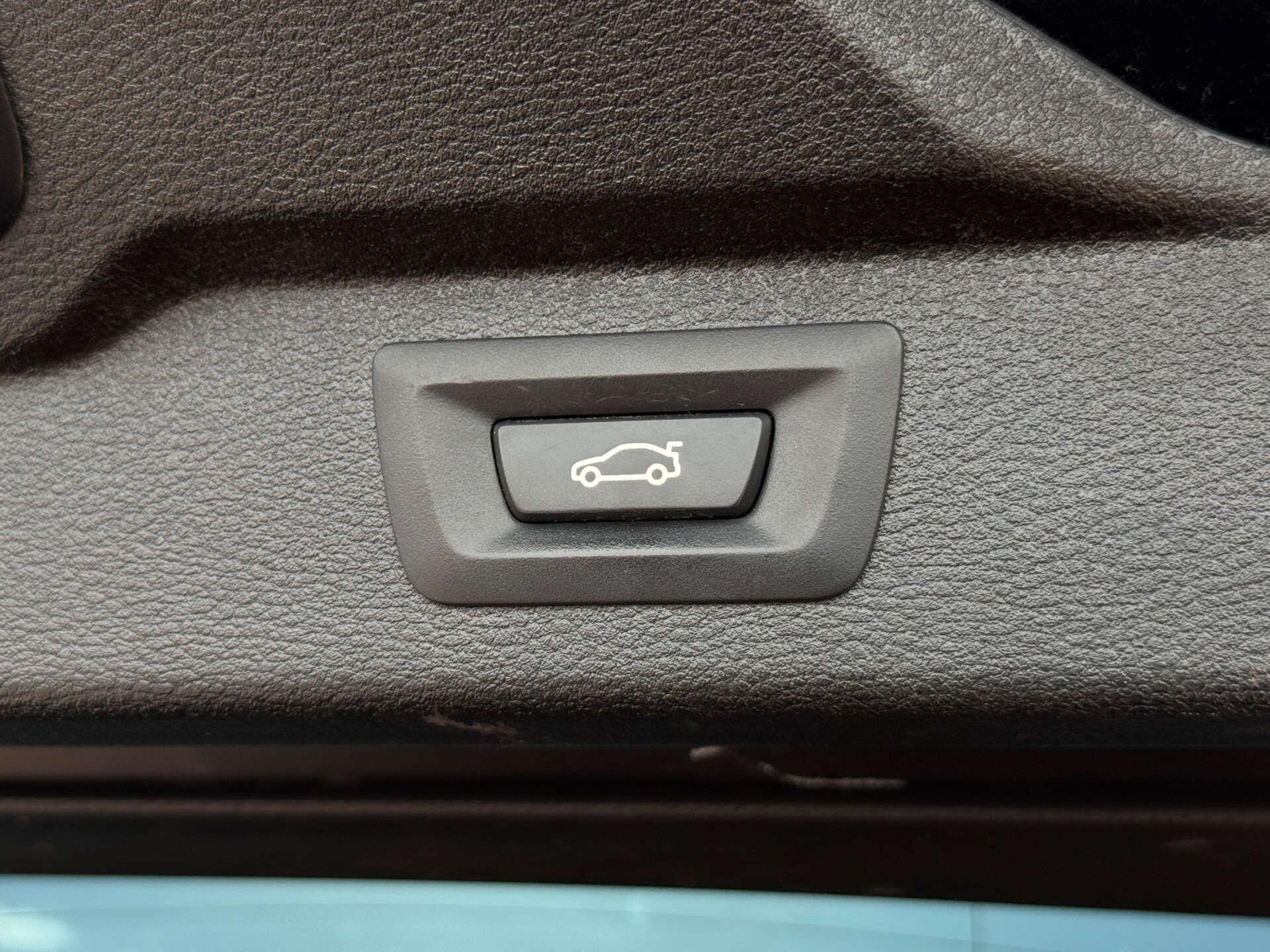 BMW X5 view 32