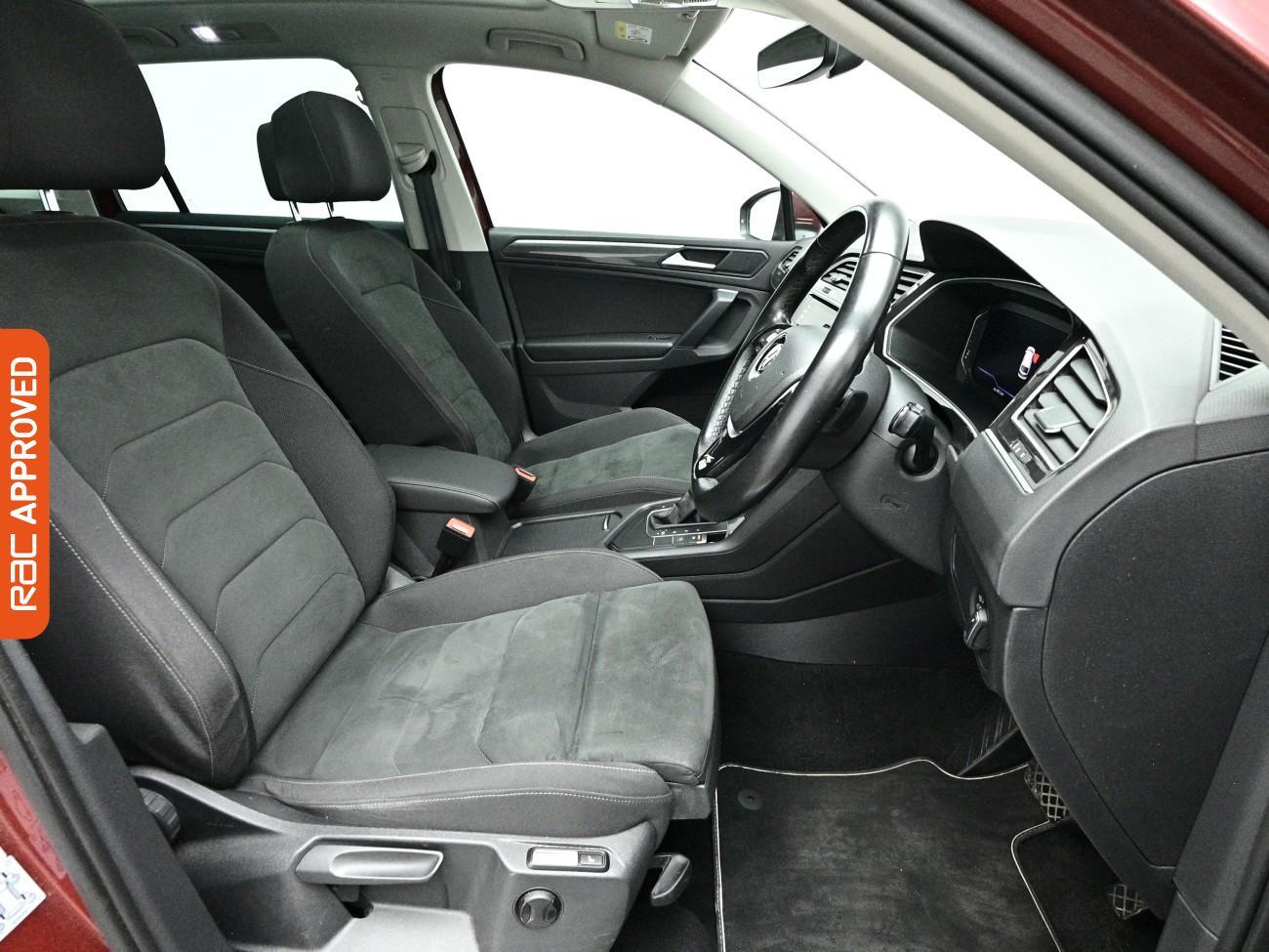 Volkswagen Tiguan view 12