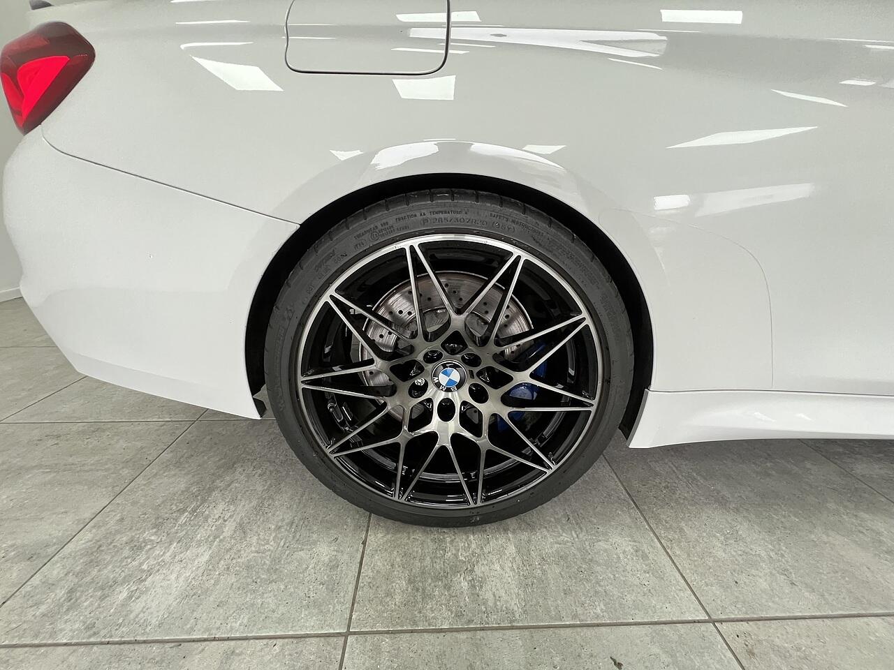 BMW M4 view 21
