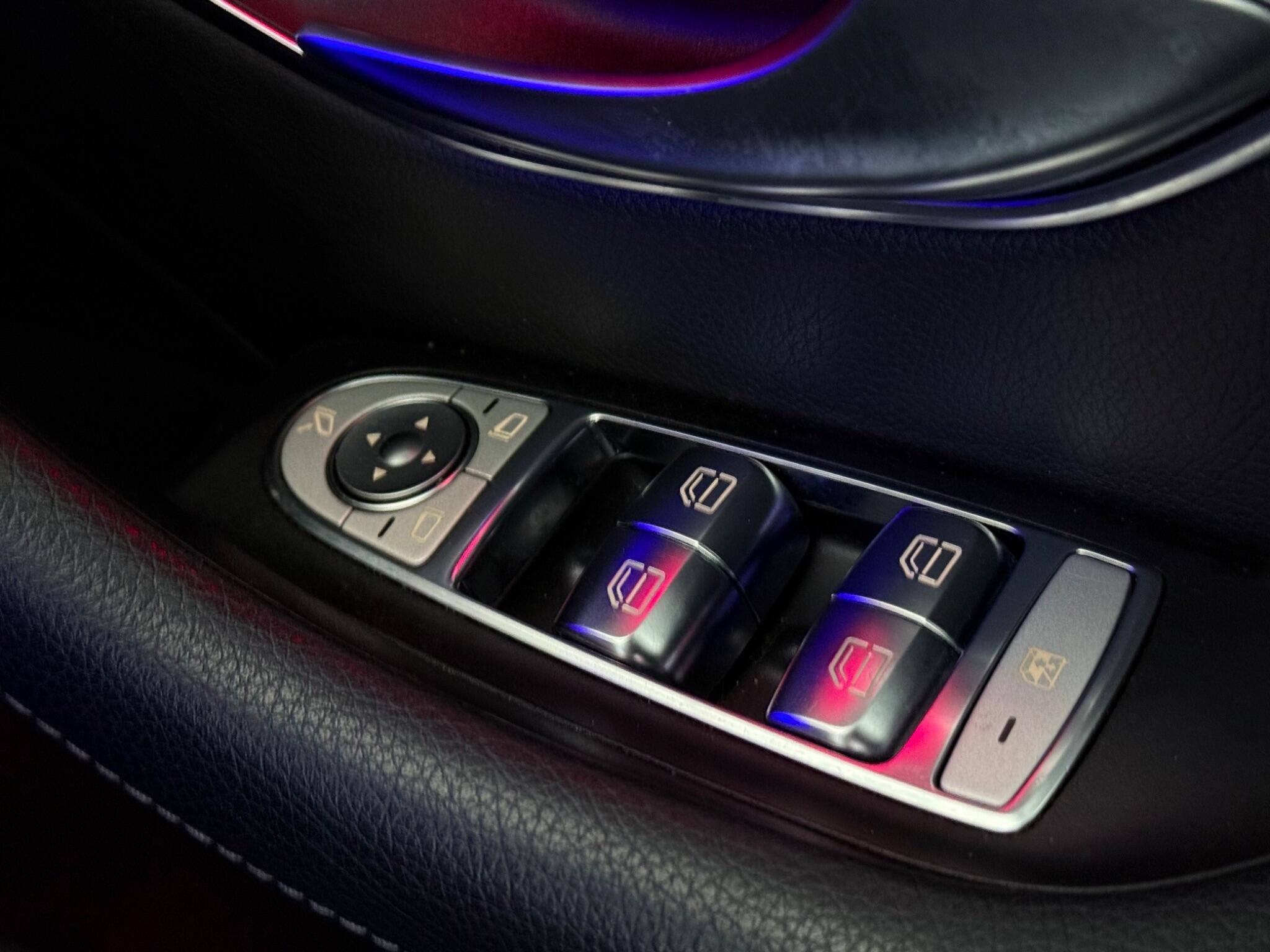 Mercedes-Benz CLS view 21