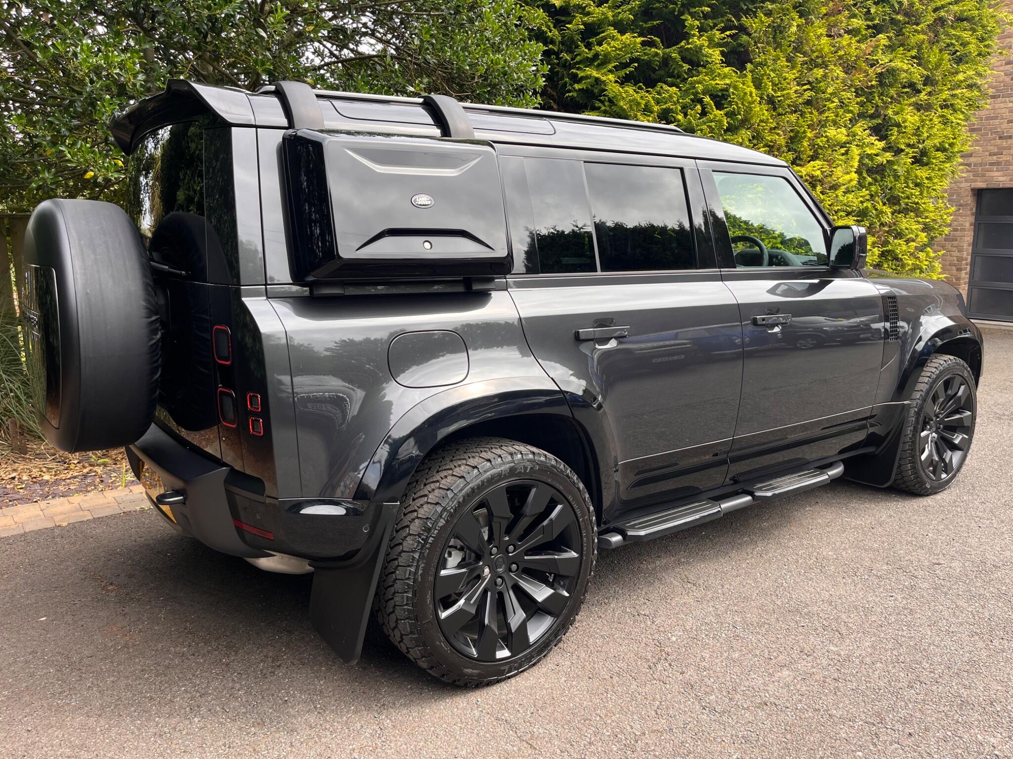 Land Rover Defender view 16