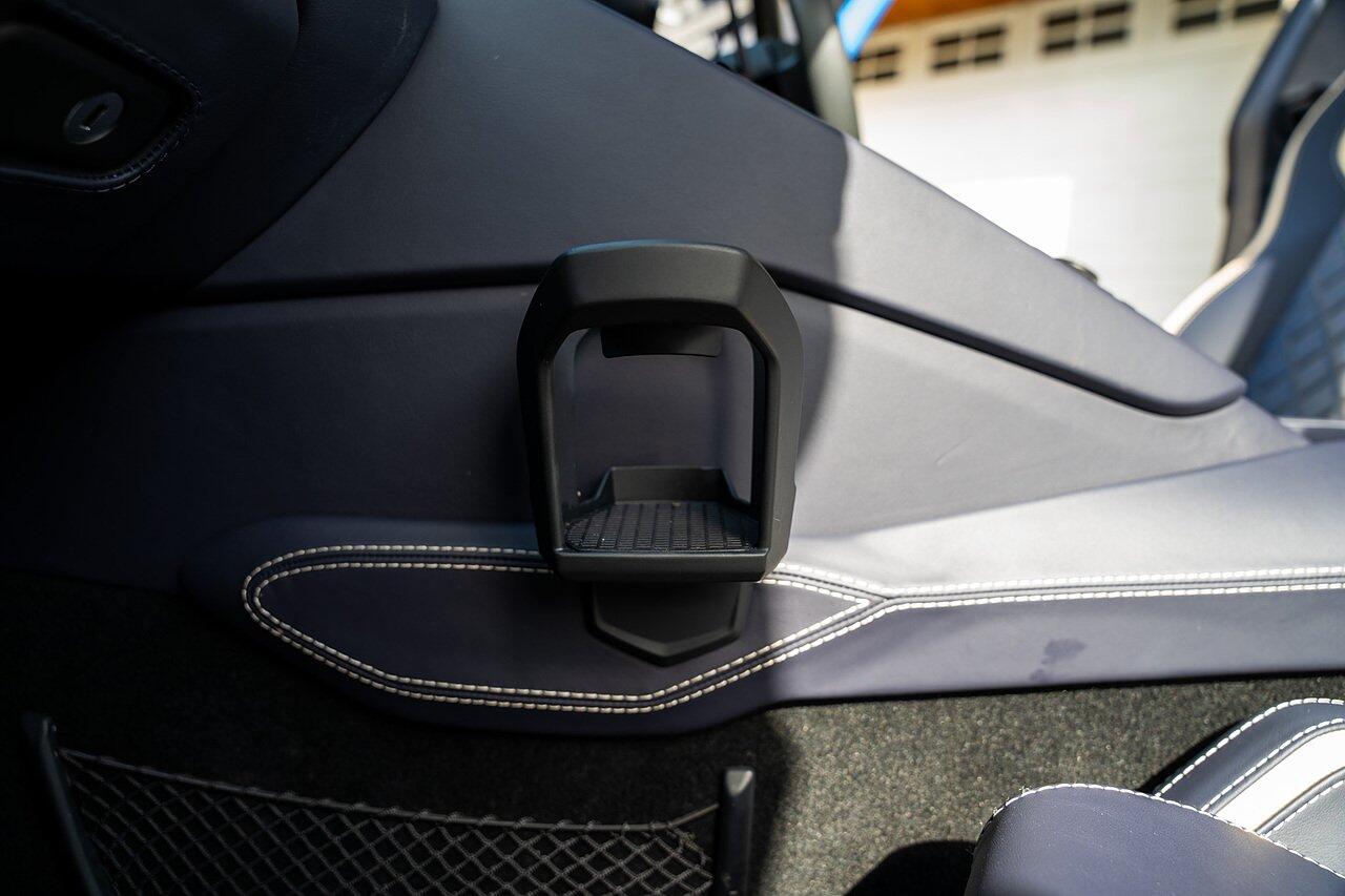 Lamborghini Aventador view 72