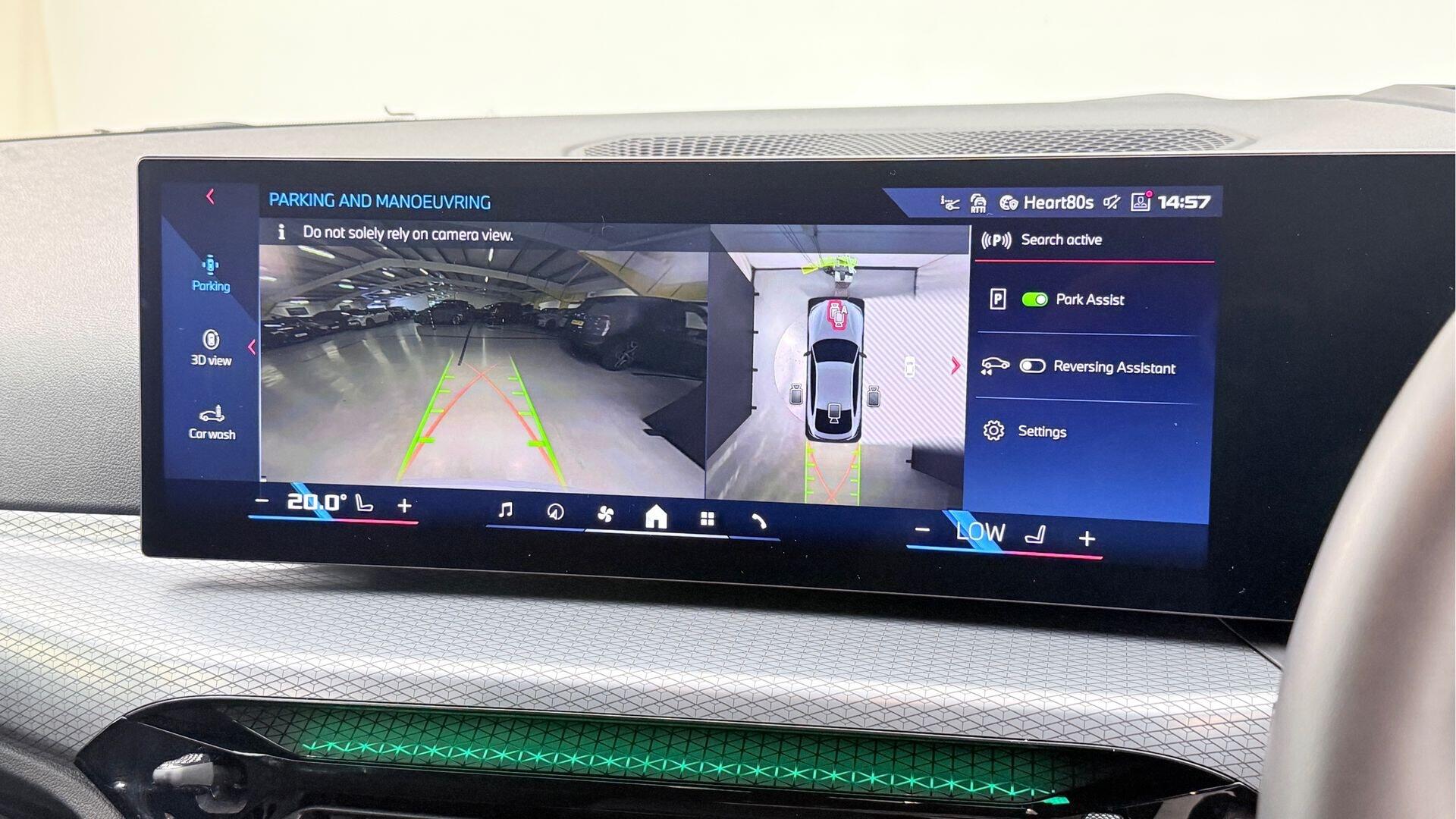 BMW i4 view 25