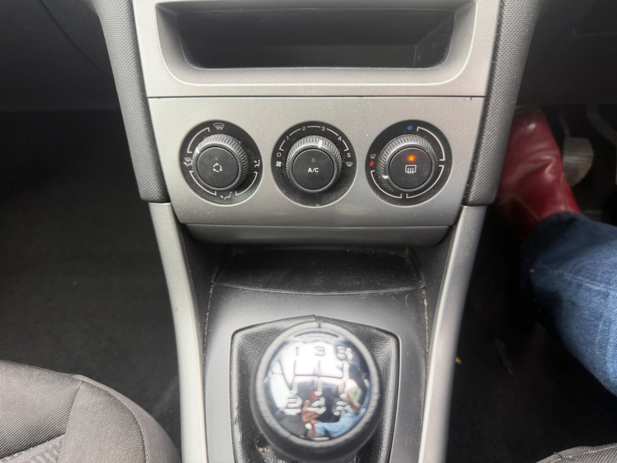 Peugeot 308 view 13