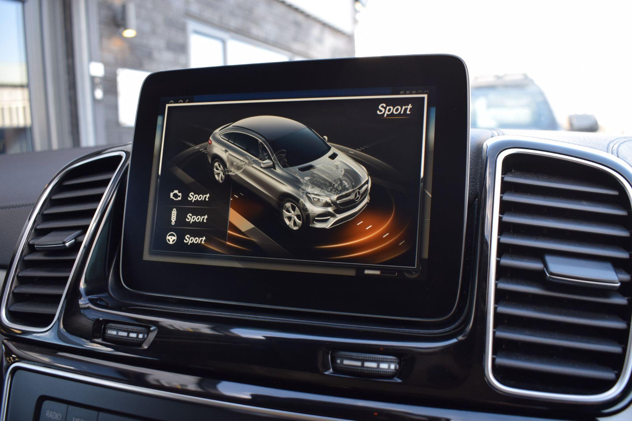 Mercedes-Benz GLE view 20