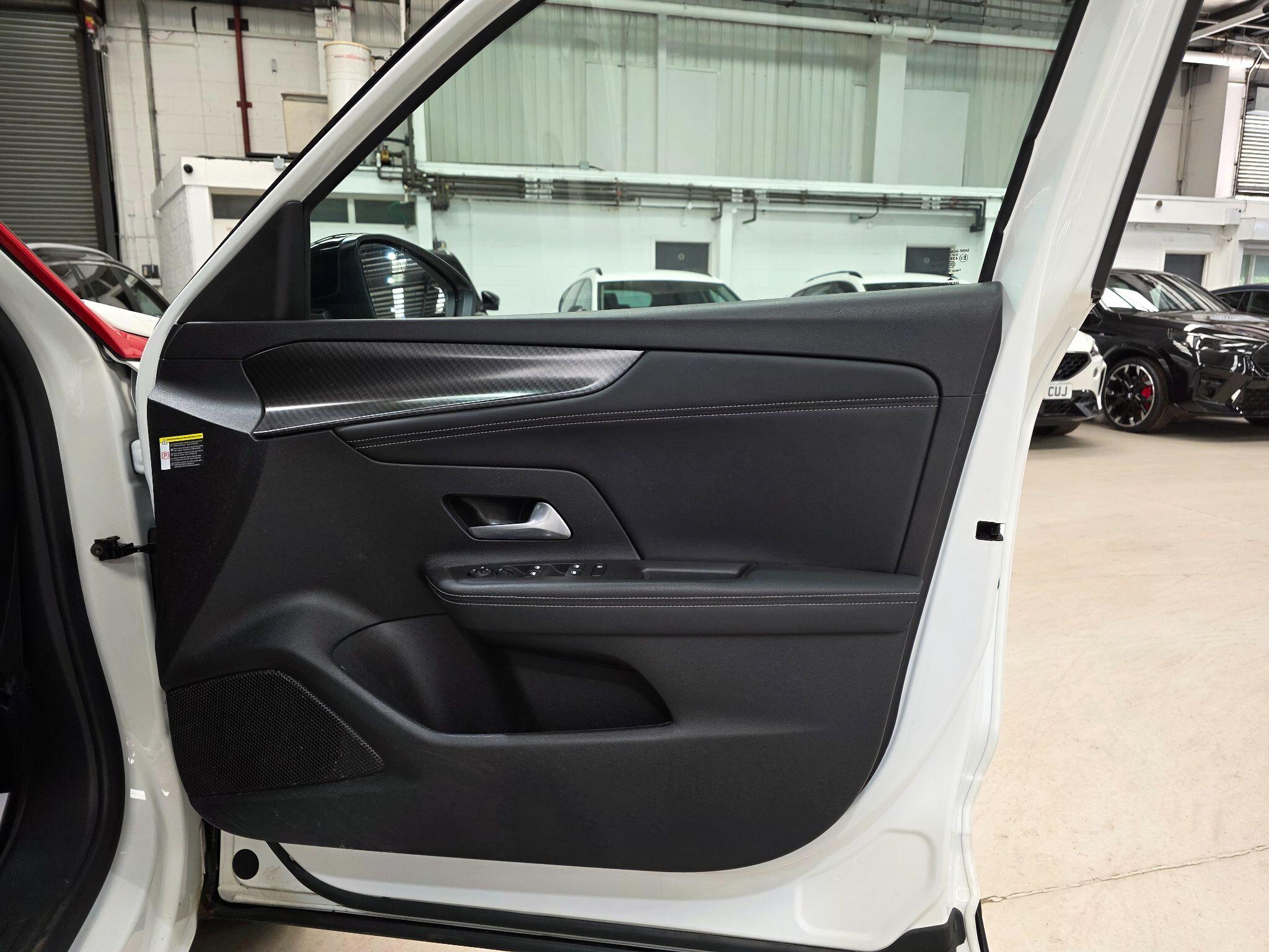 Vauxhall Mokka Electric view 13