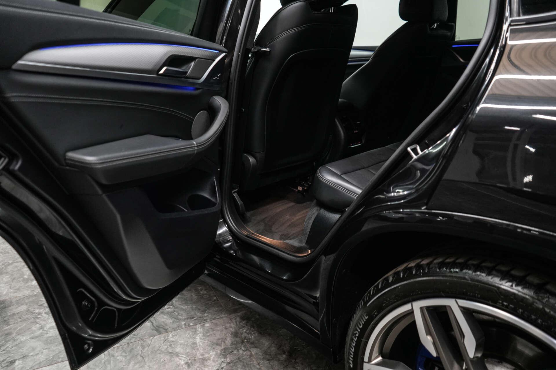 BMW X4 view 25