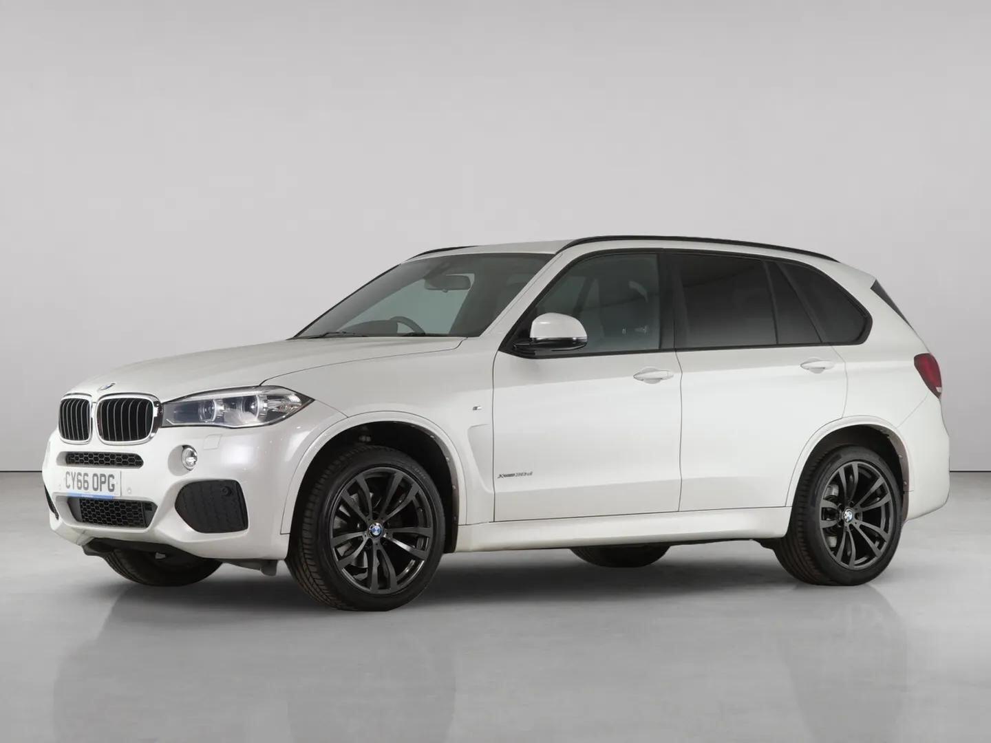 BMW X5 view 2