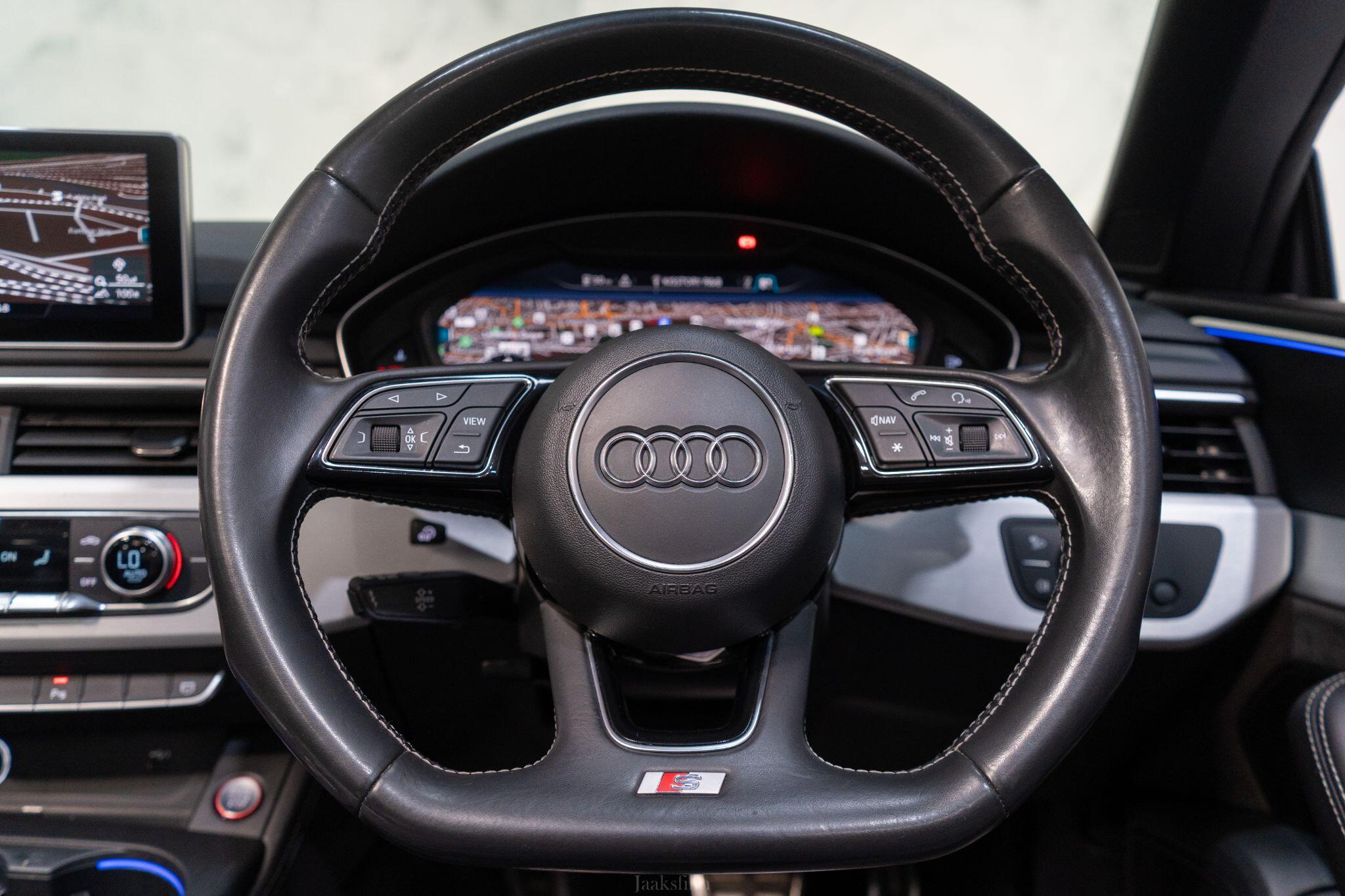Audi S5 view 36