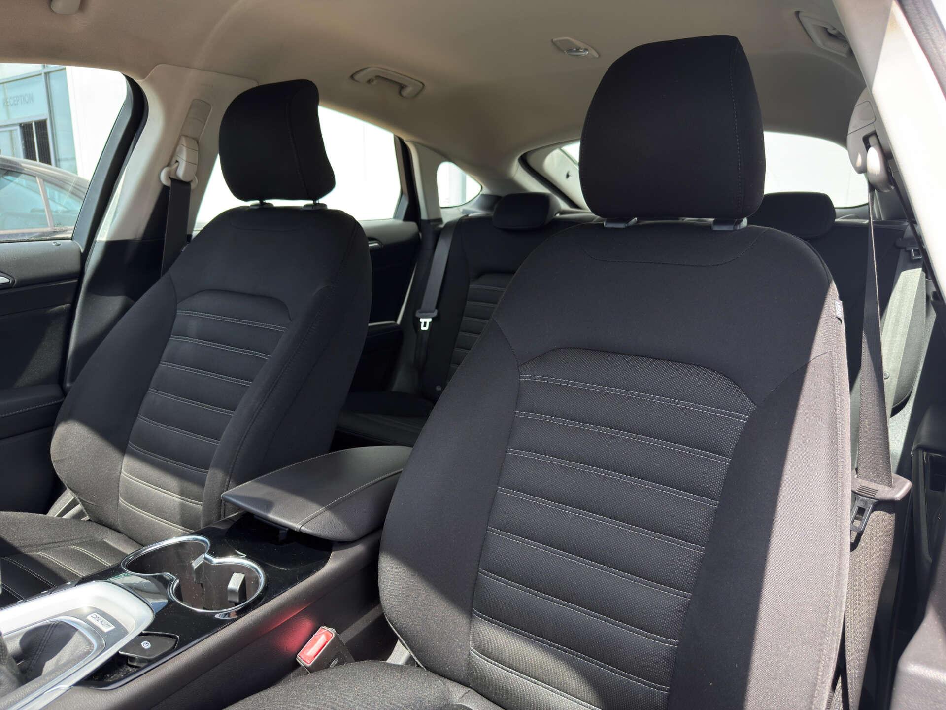 Ford Mondeo view 41