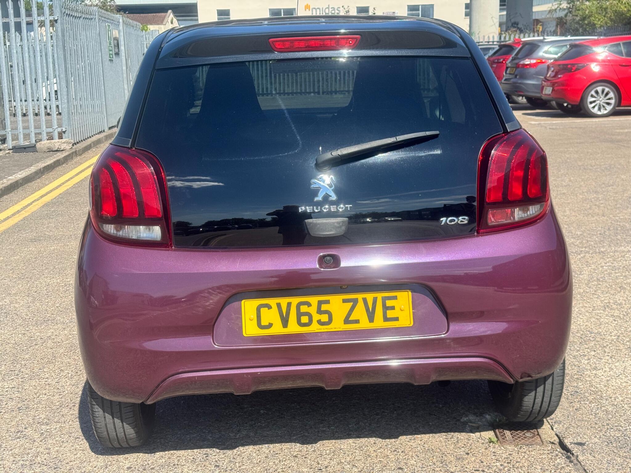 Peugeot 108 view 12