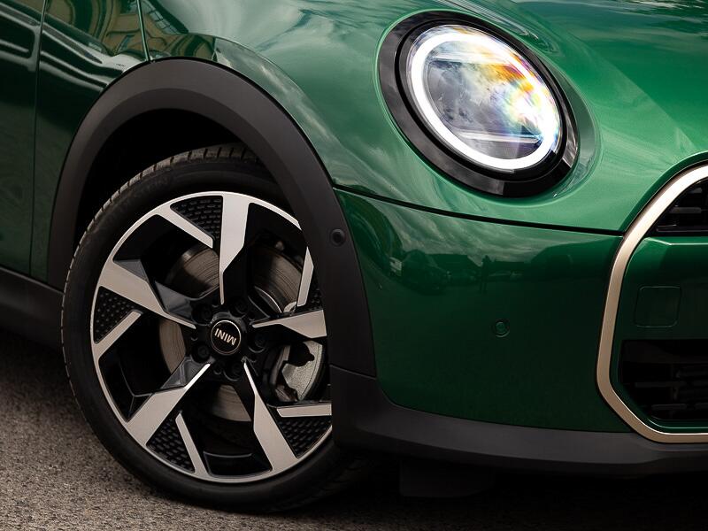 MINI Convertible view 20