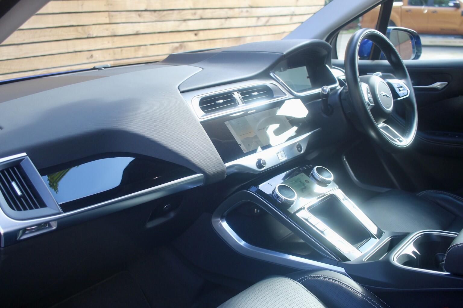 Jaguar I-Pace view 16