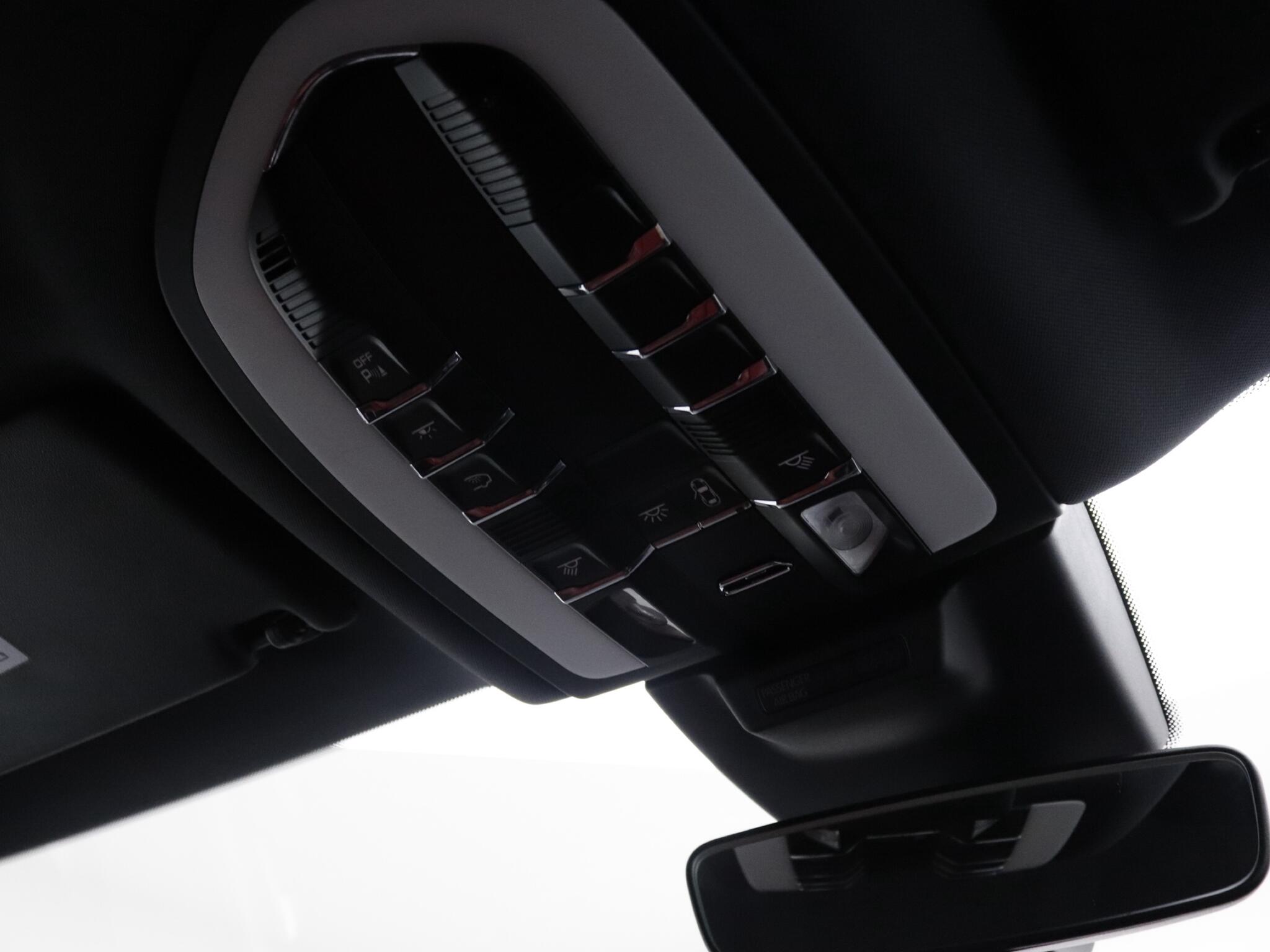 Porsche Macan view 21