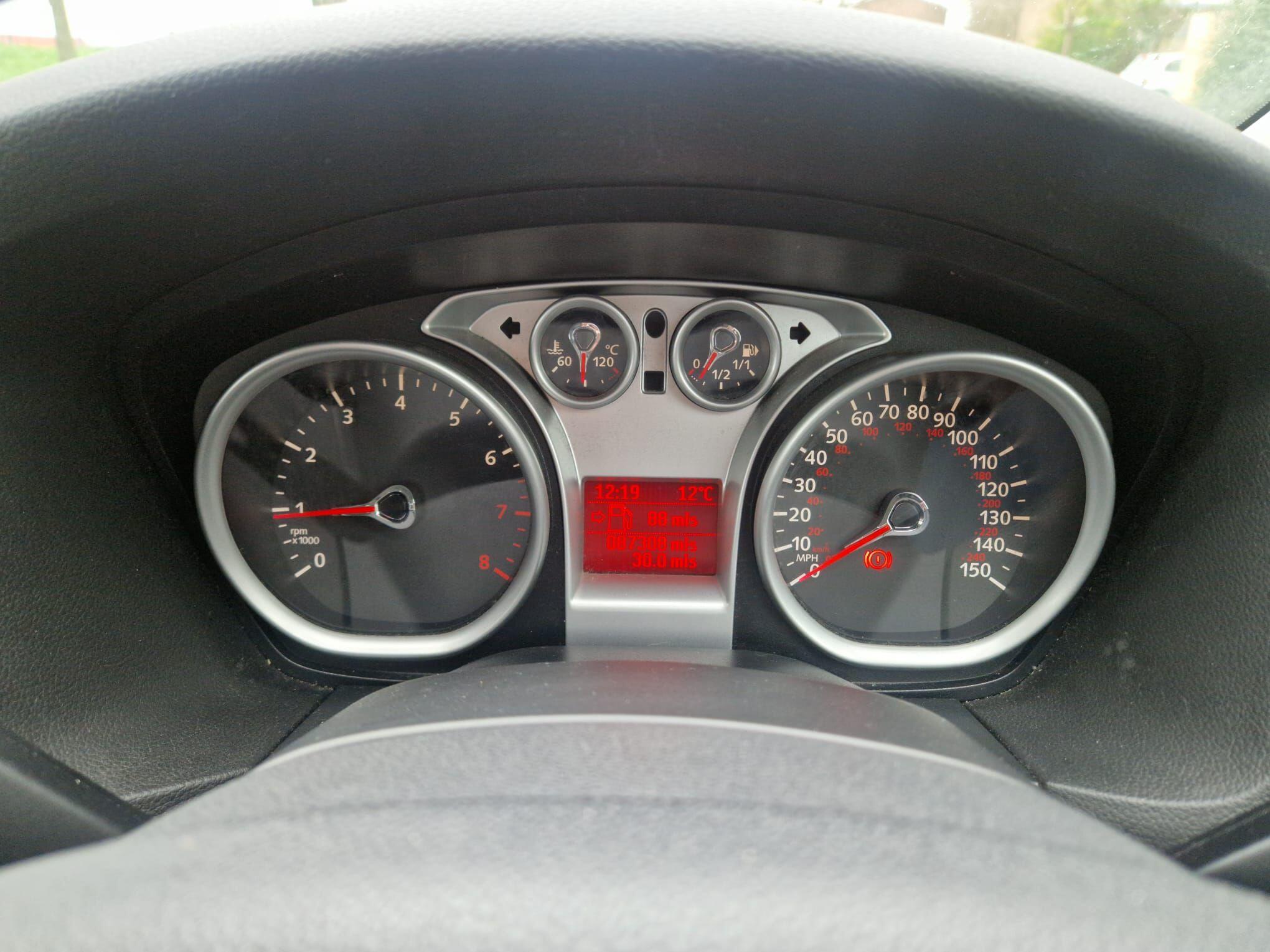 Ford Focus view 23
