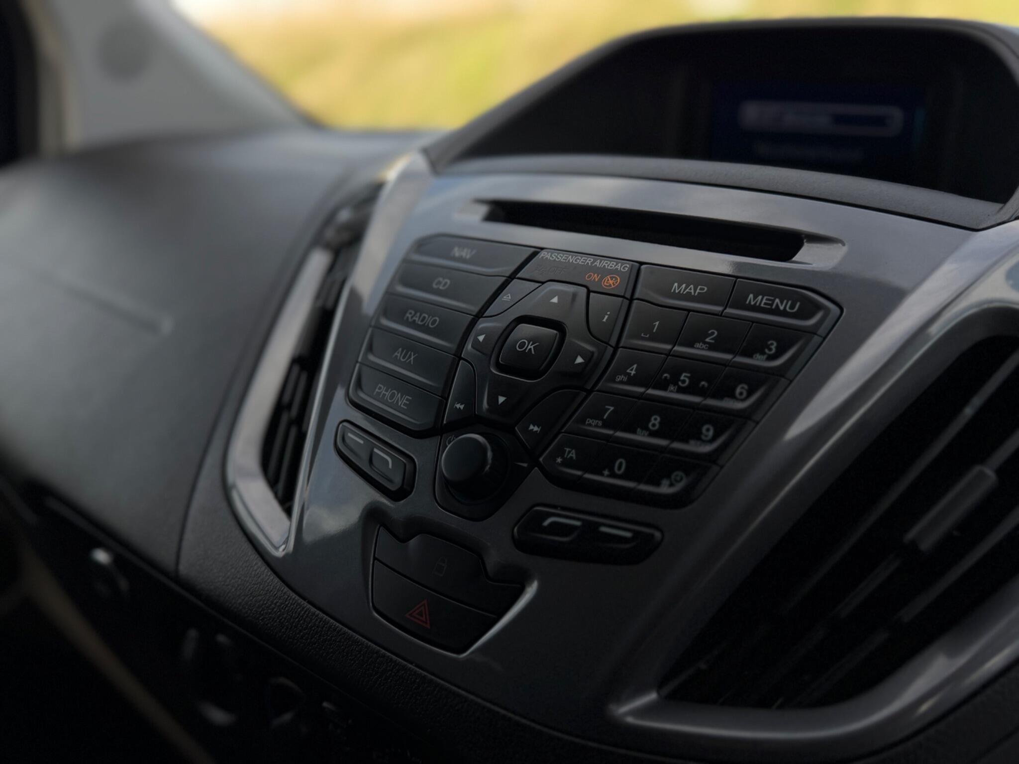 Ford Transit Custom view 15