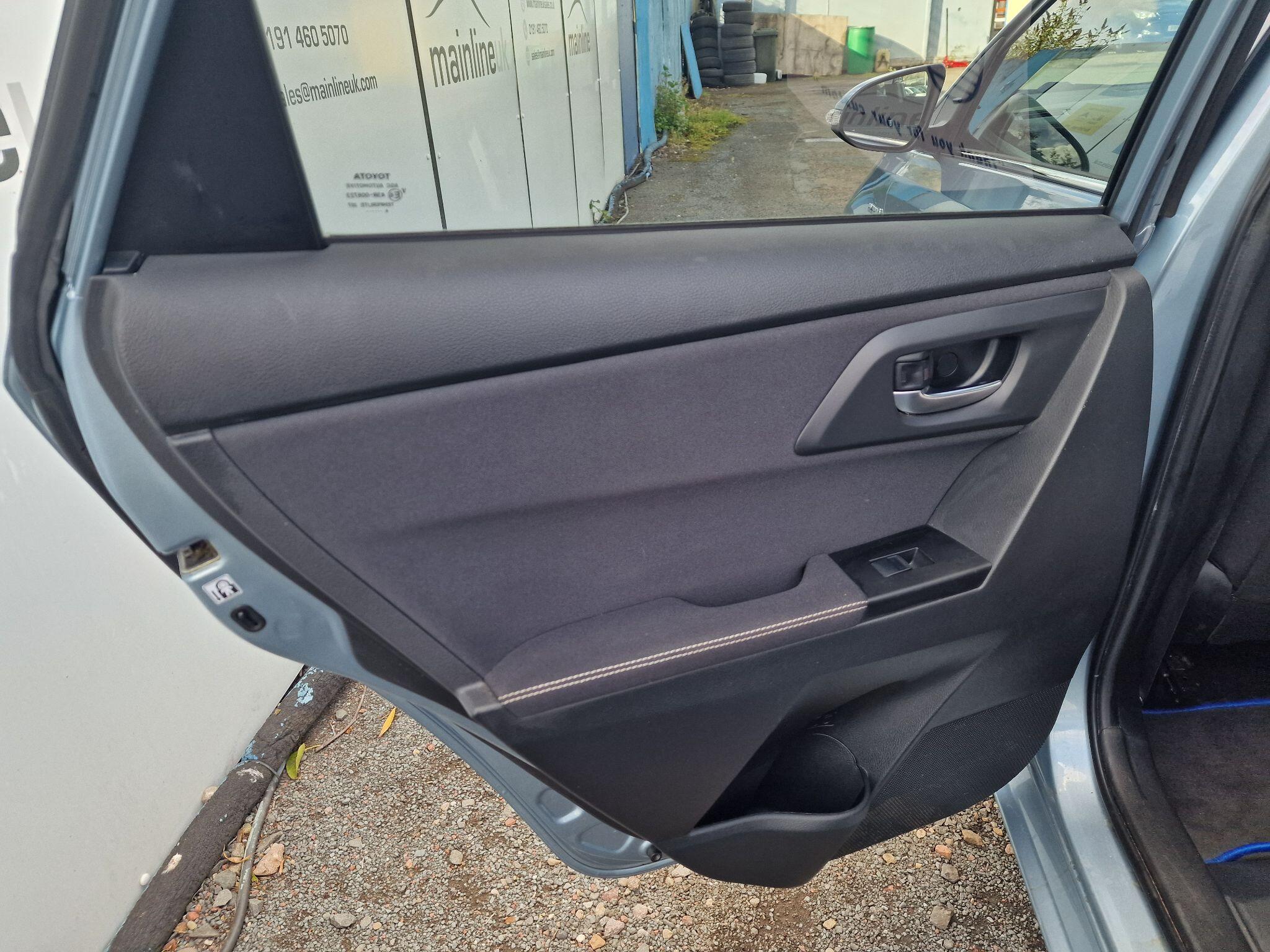 Toyota Auris view 37