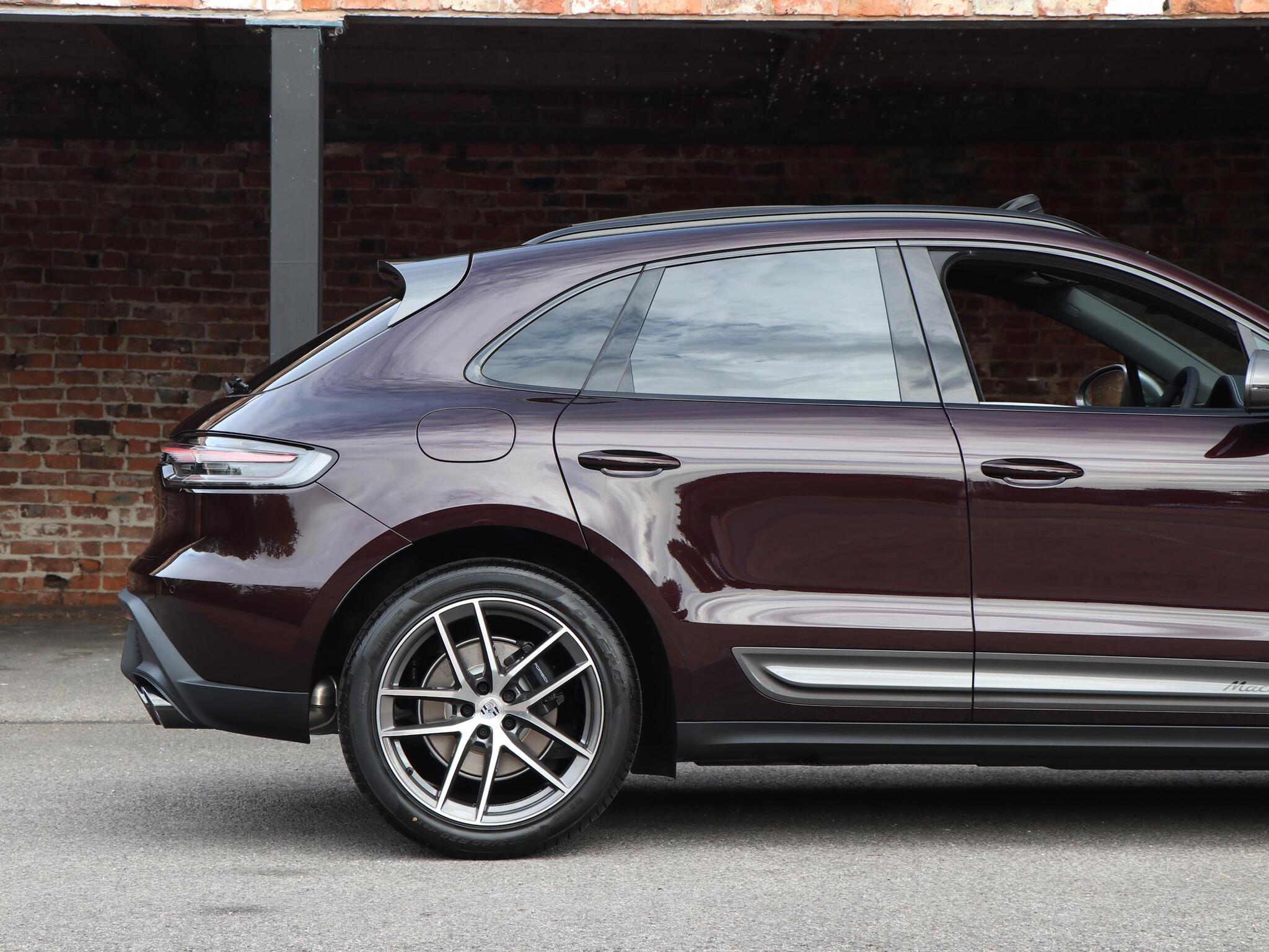 Porsche Macan view 9