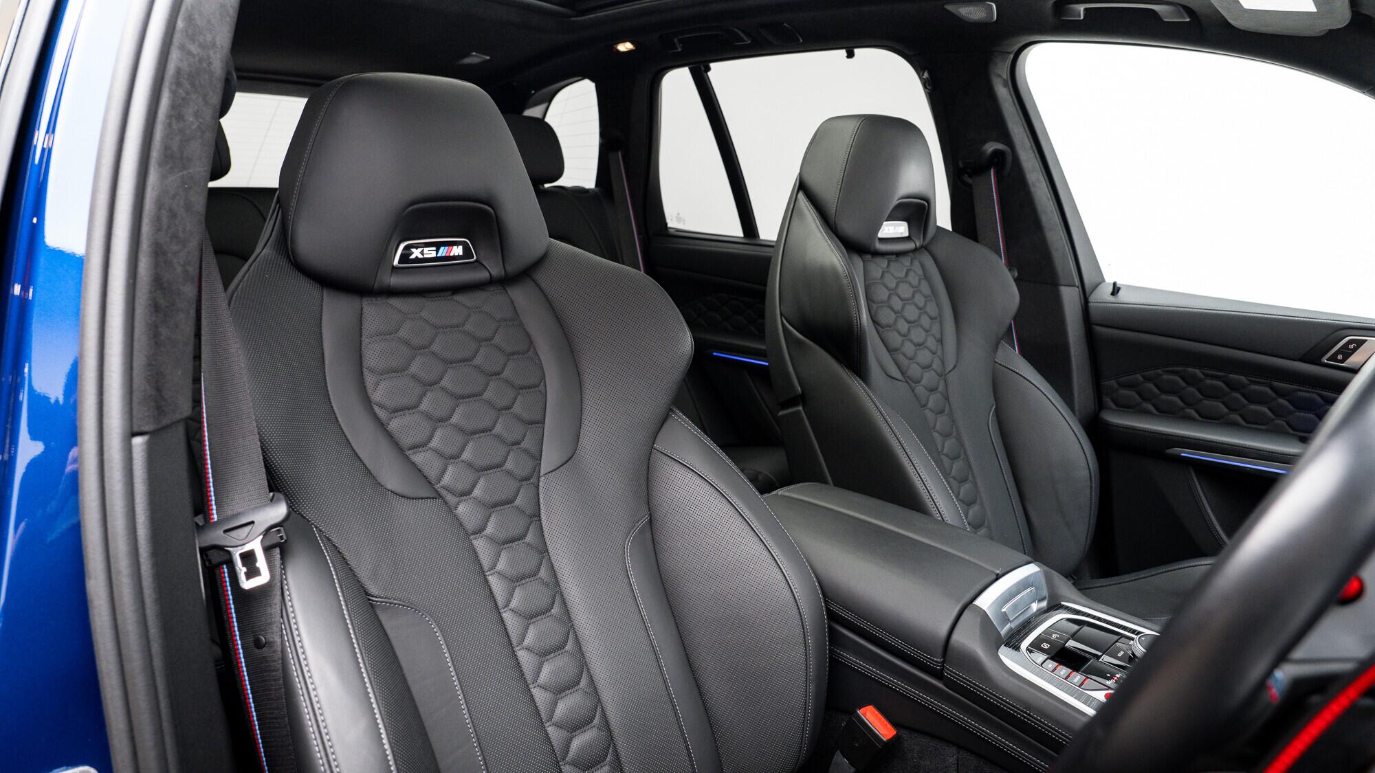 BMW X5 M view 6