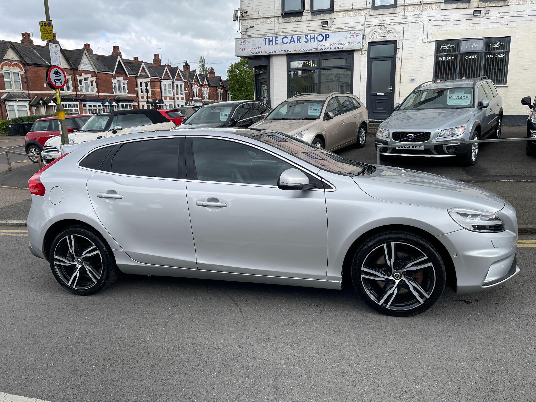 Volvo V40 view 10