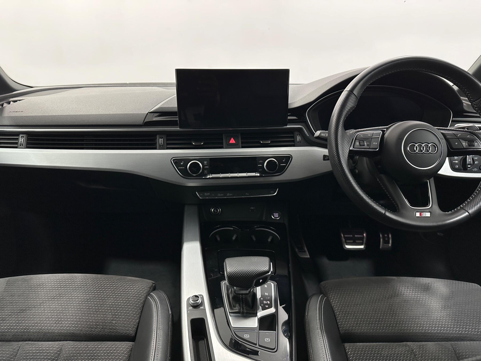 Audi A4 view 20