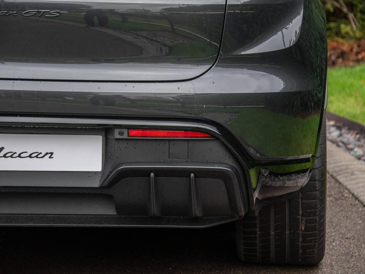 Porsche Macan view 26
