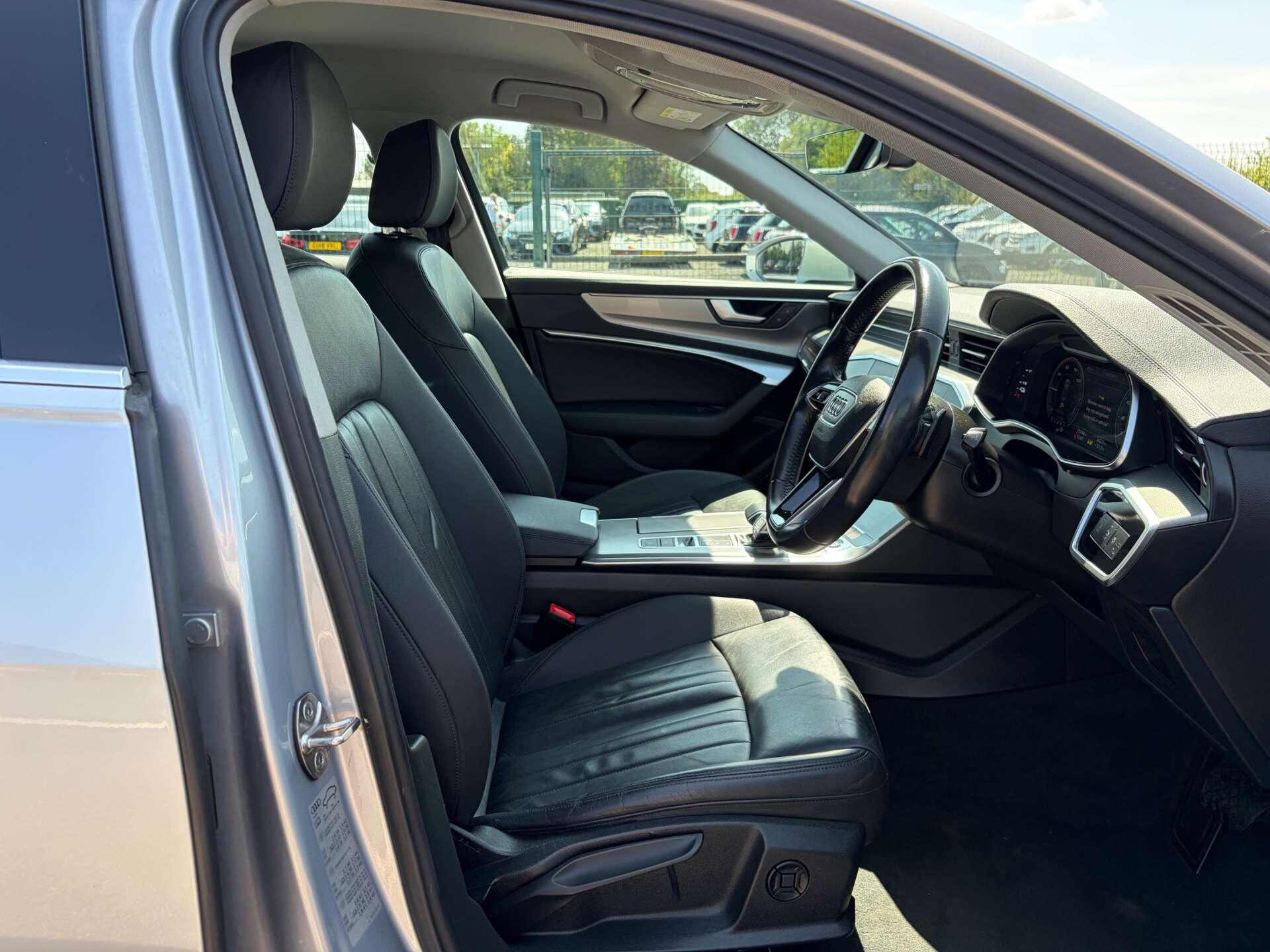 Audi A6 Saloon view 35