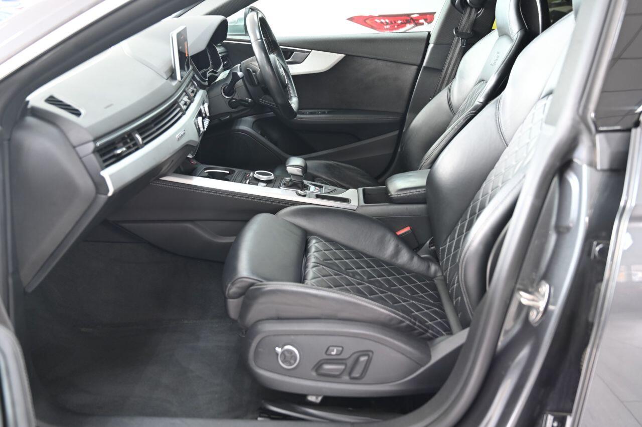 Audi S5 view 14