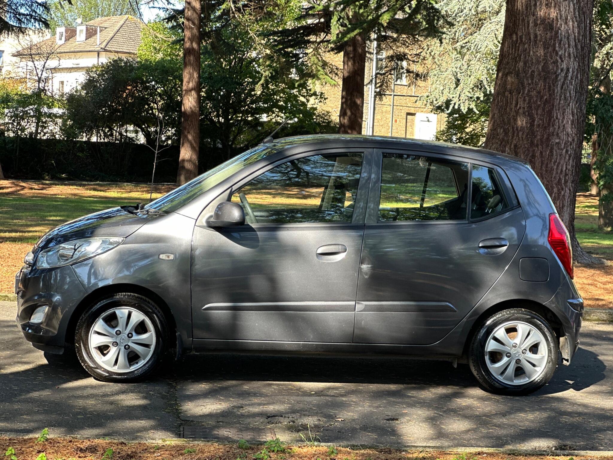 Hyundai i10 view 13