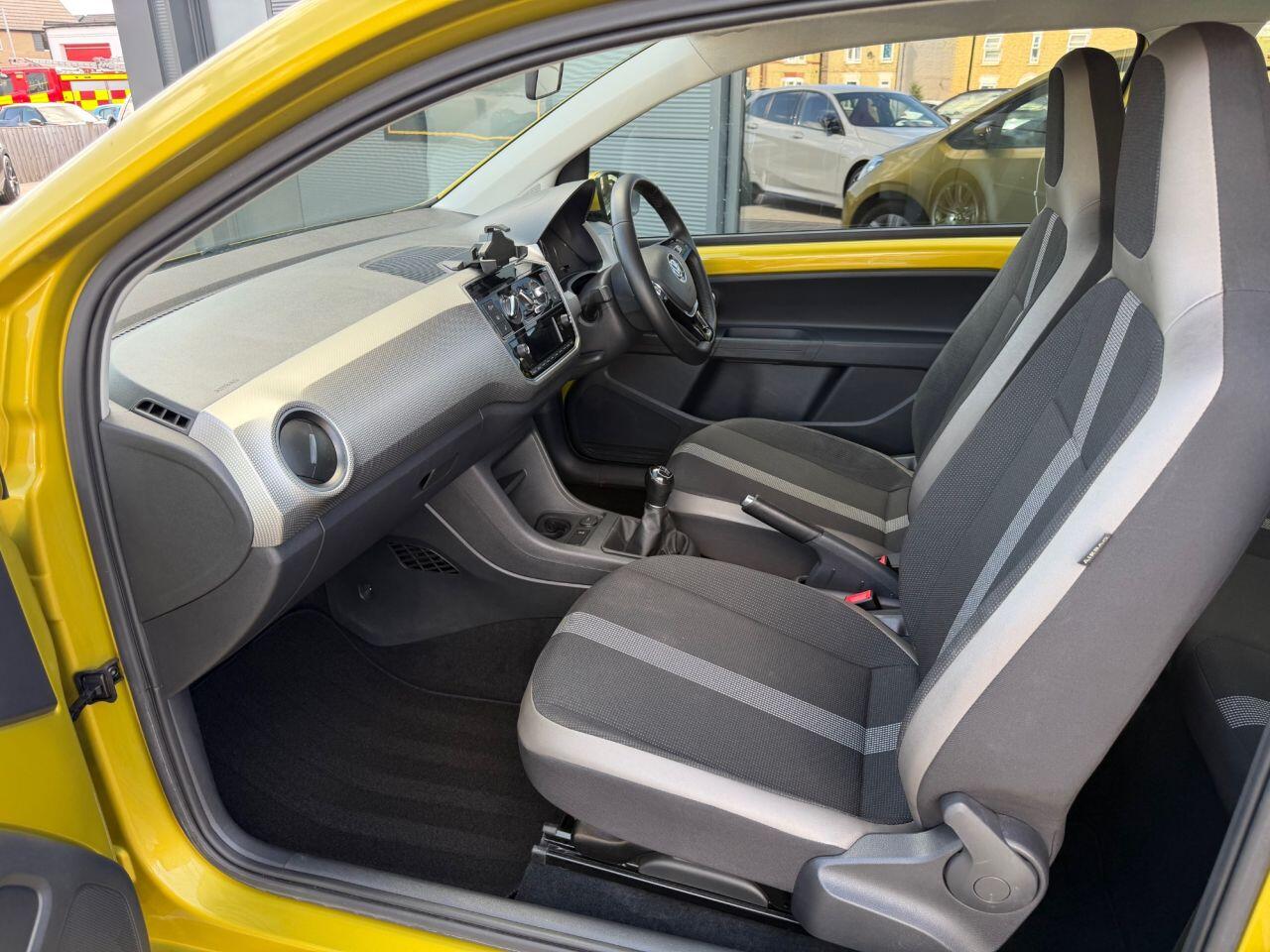 Volkswagen Up! view 10