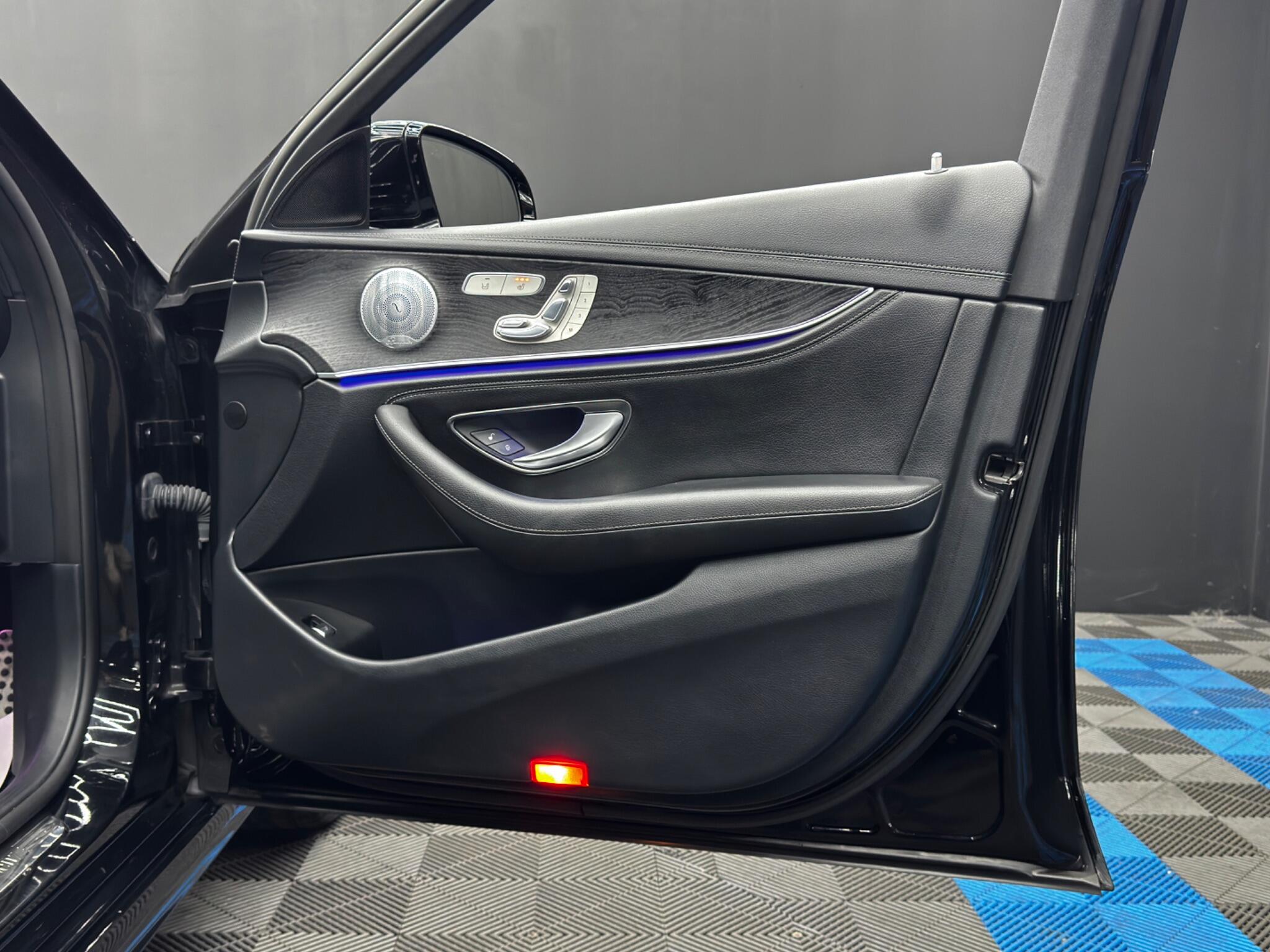 Mercedes-Benz E-Class view 42