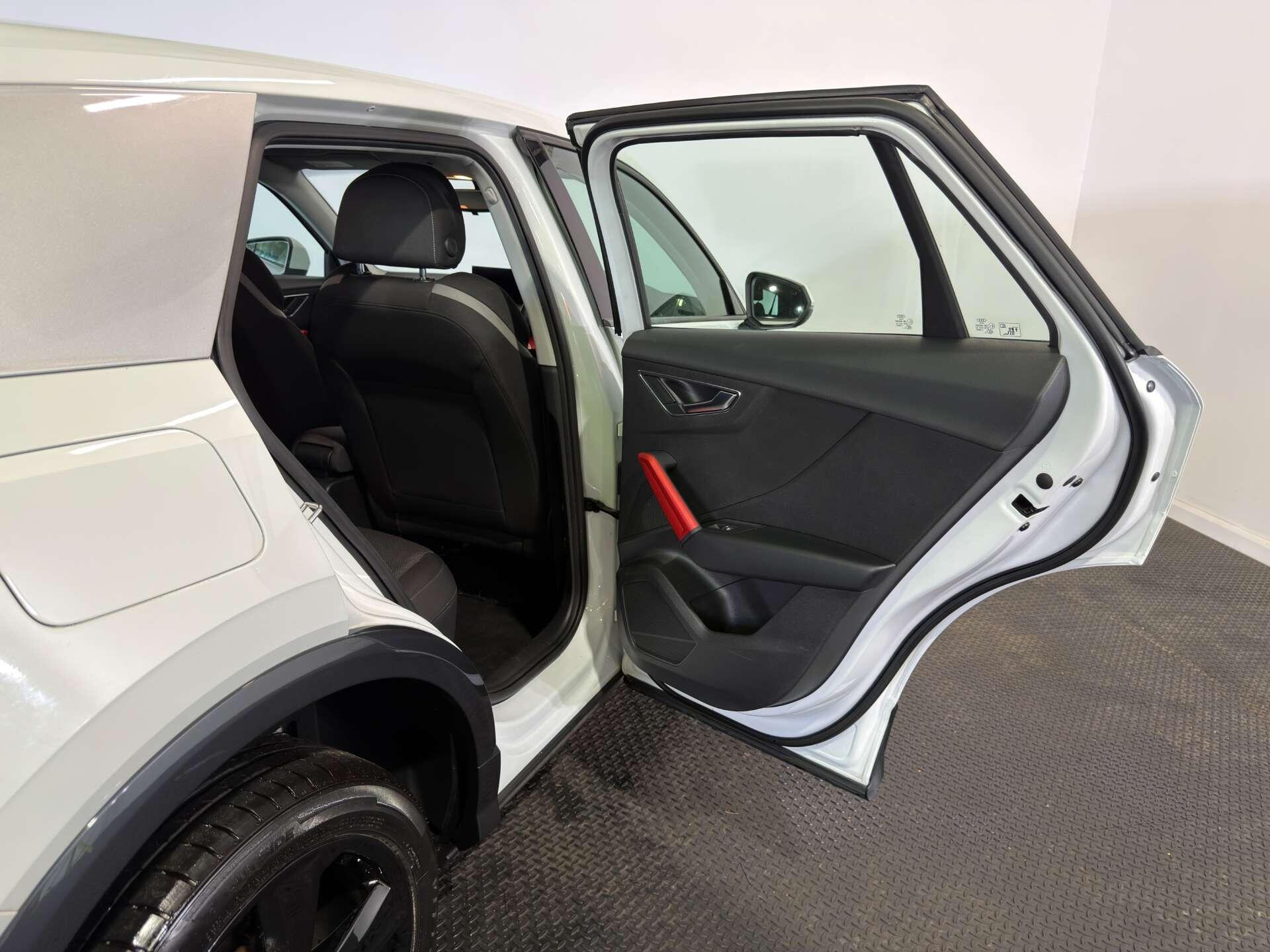 Audi Q2 view 52