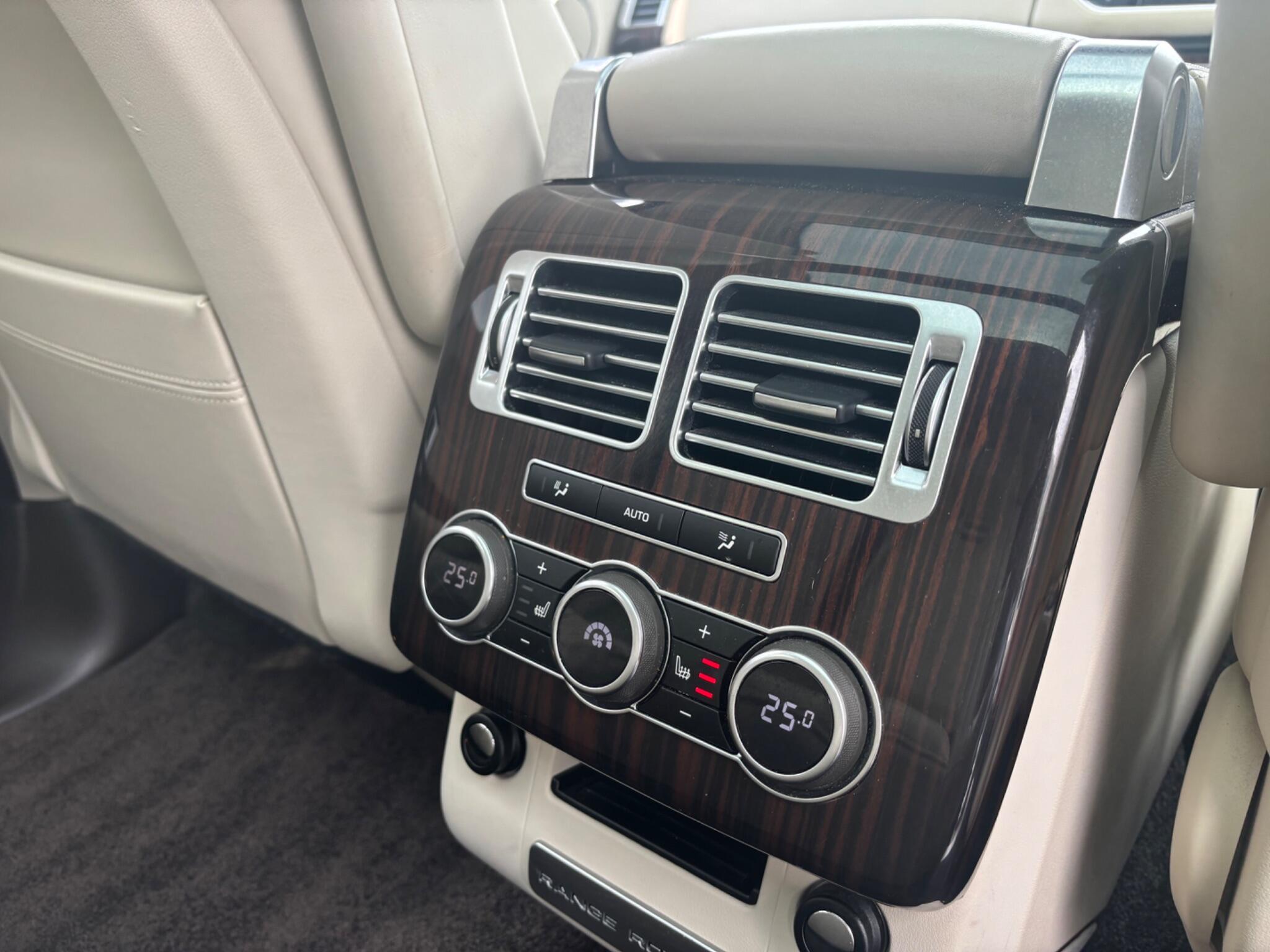 Land Rover Range Rover view 17