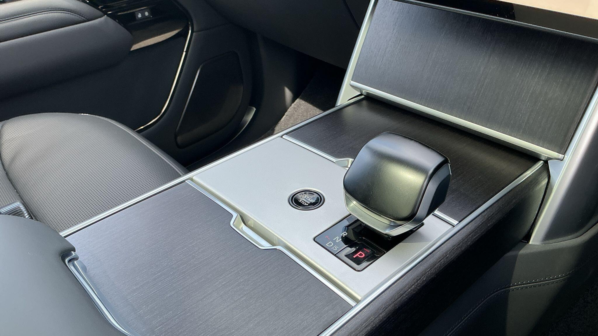 Land Rover Range Rover view 16
