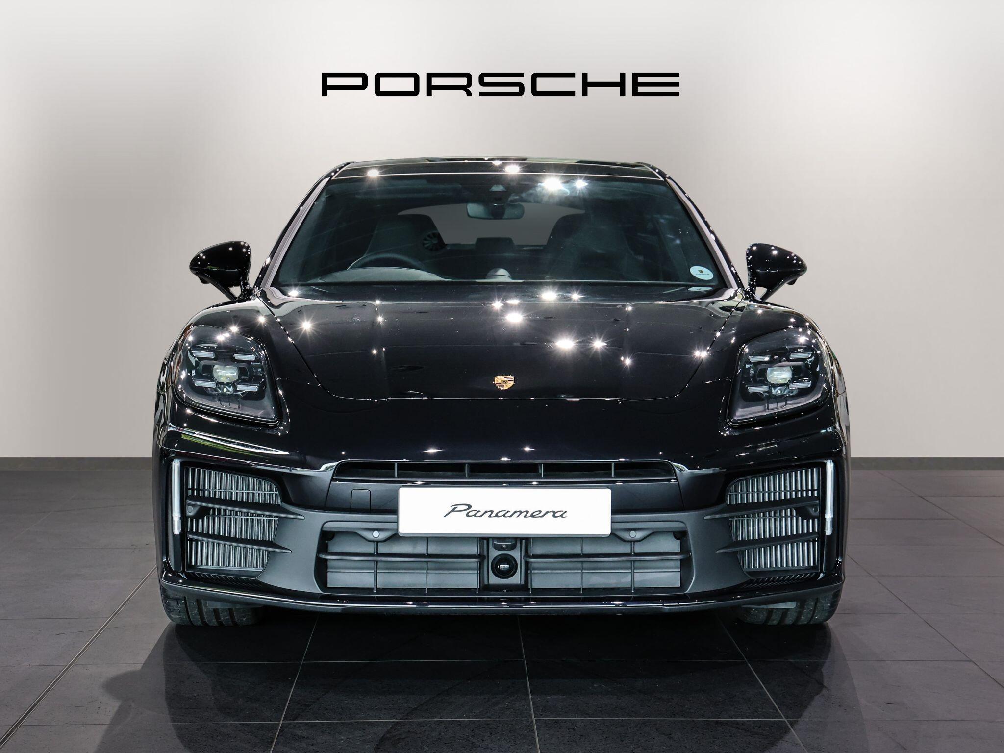 Porsche Panamera view 39