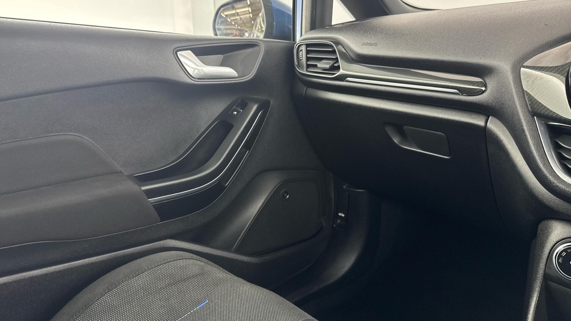 Ford Fiesta view 38