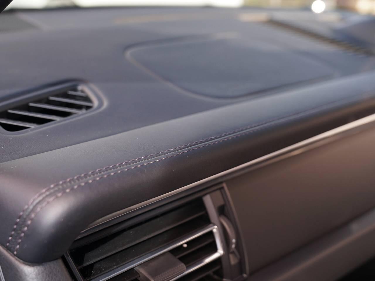 Porsche Macan view 42