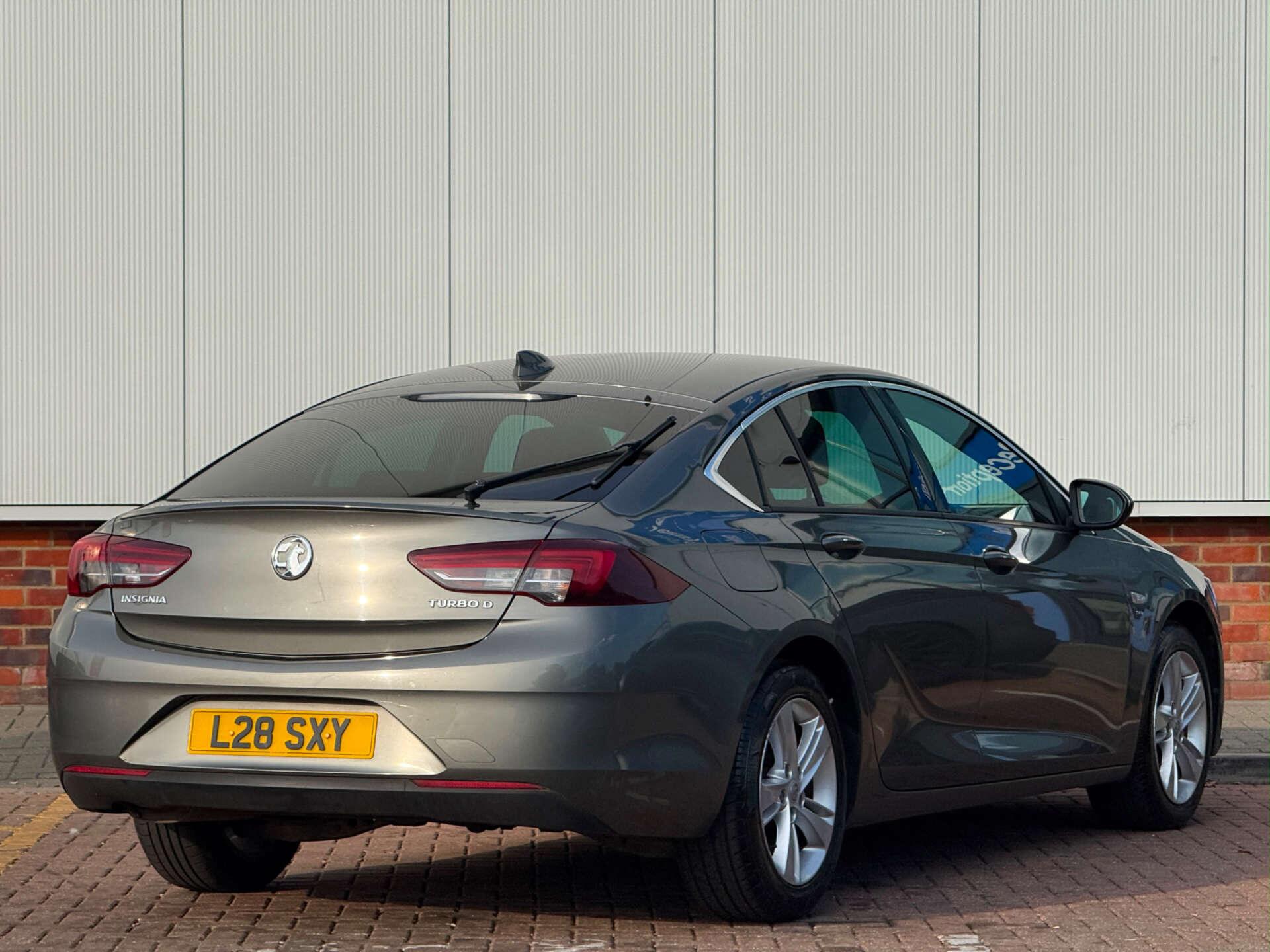 Vauxhall Insignia view 8