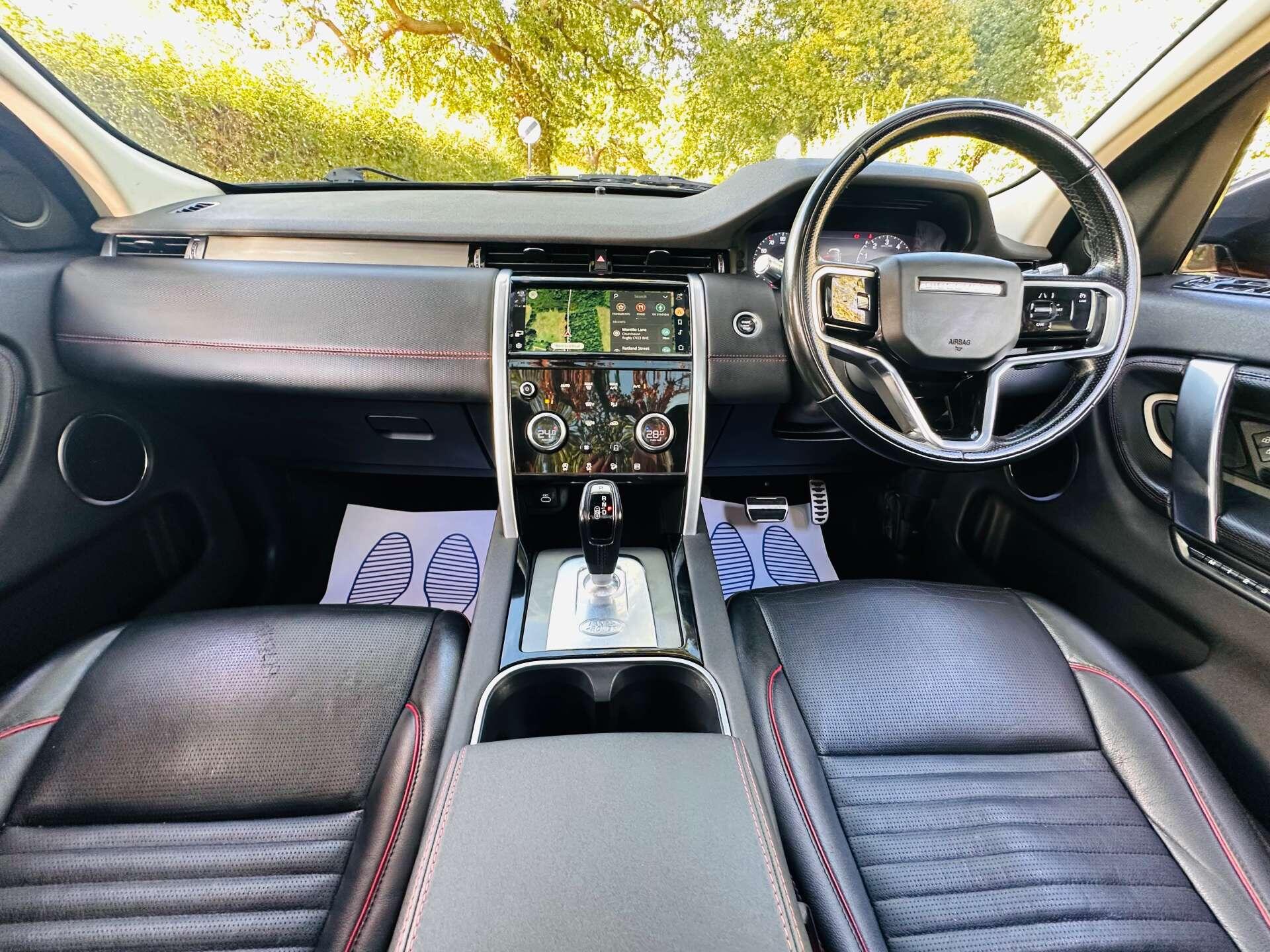 Land Rover Discovery Sport view 11