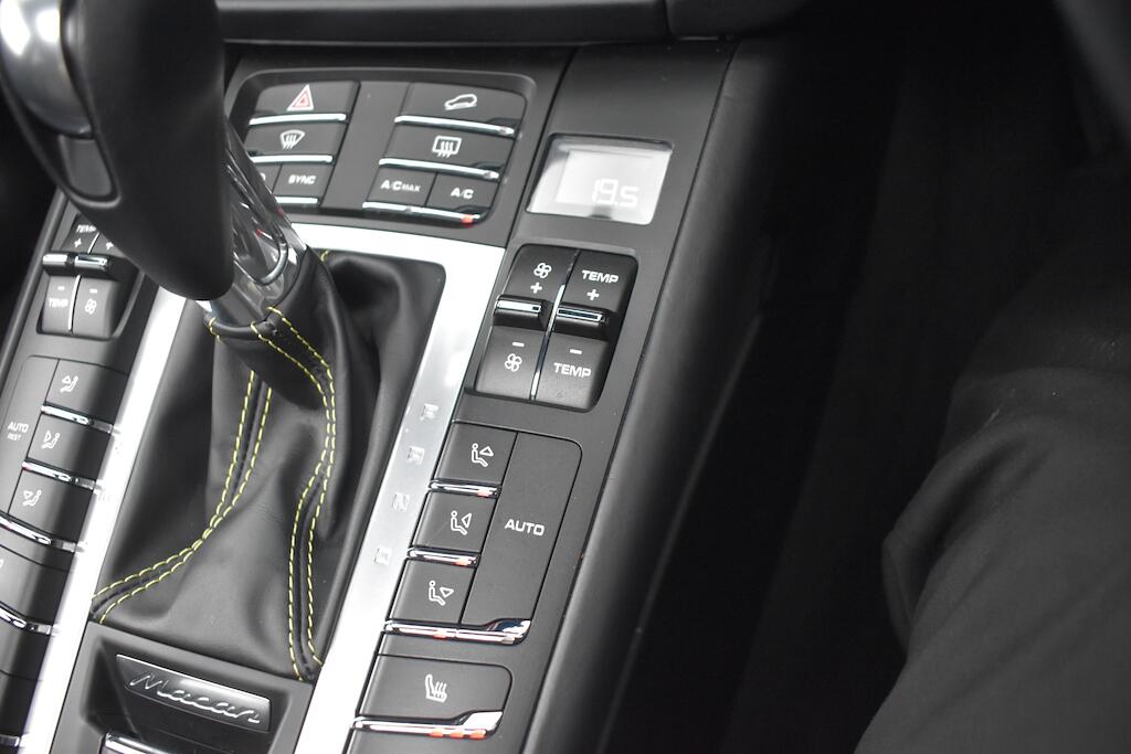 Porsche Macan view 91